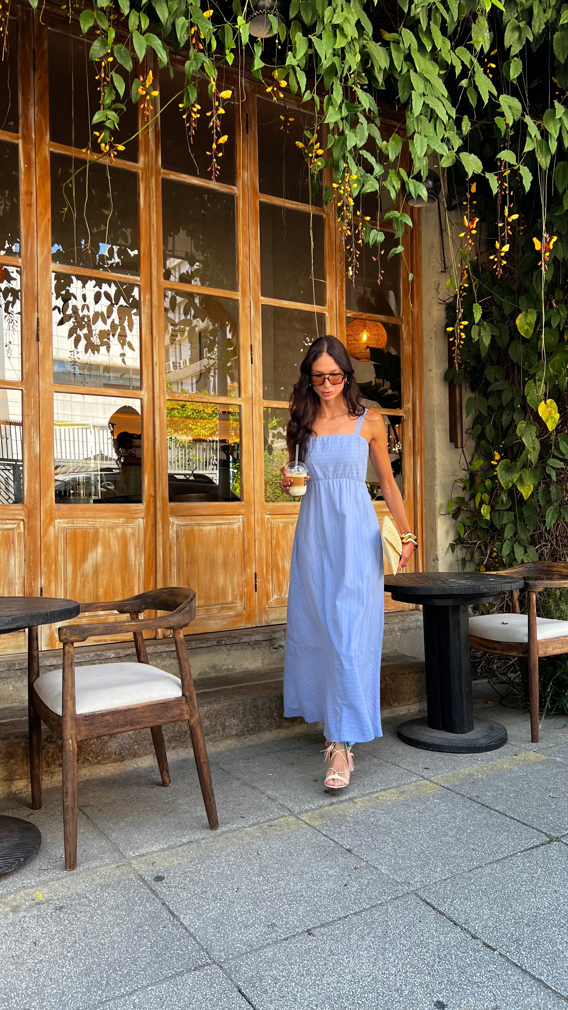 Vestido longo em linho com listras