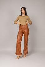 Calça flare de couro