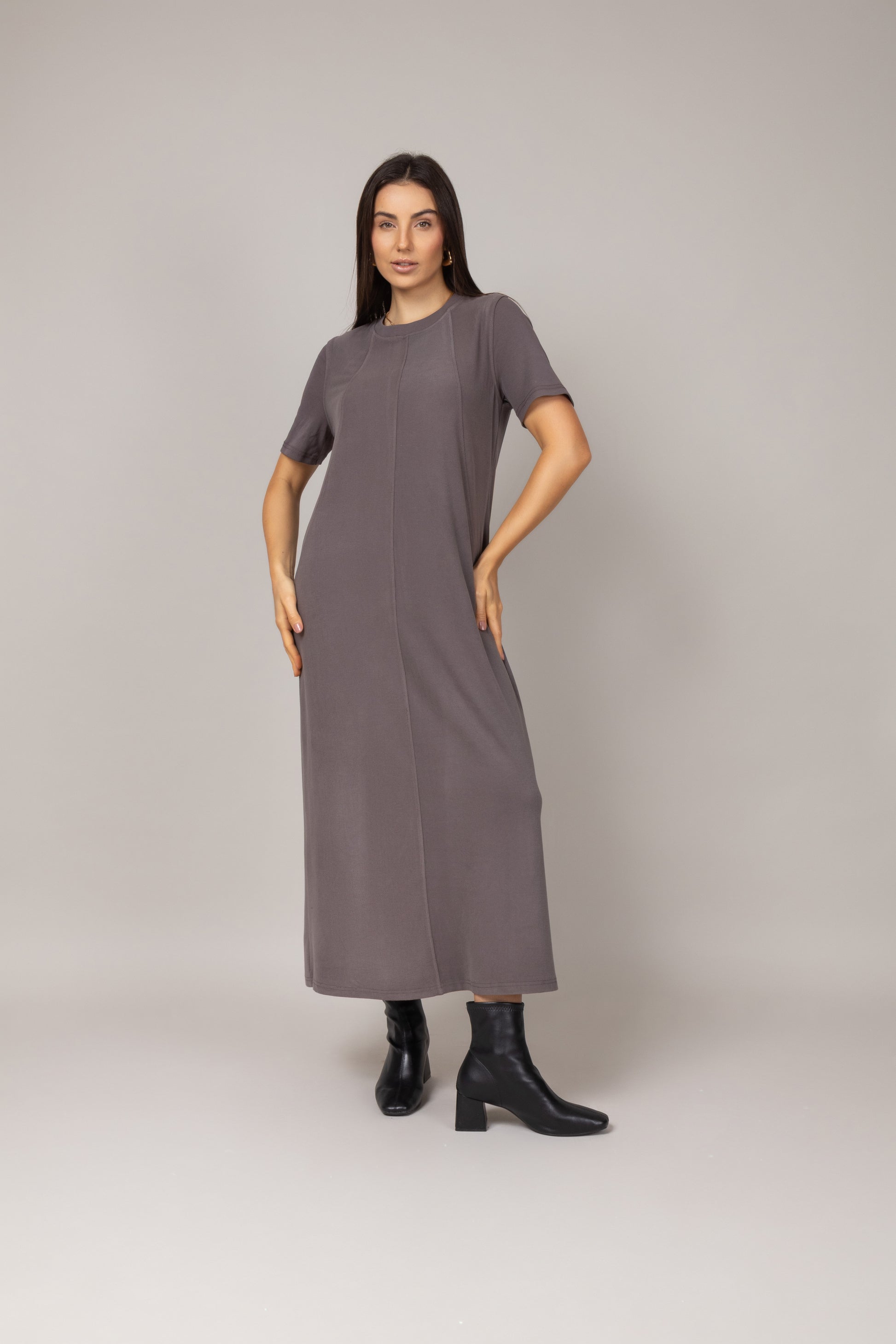 Vestido longo com recortes