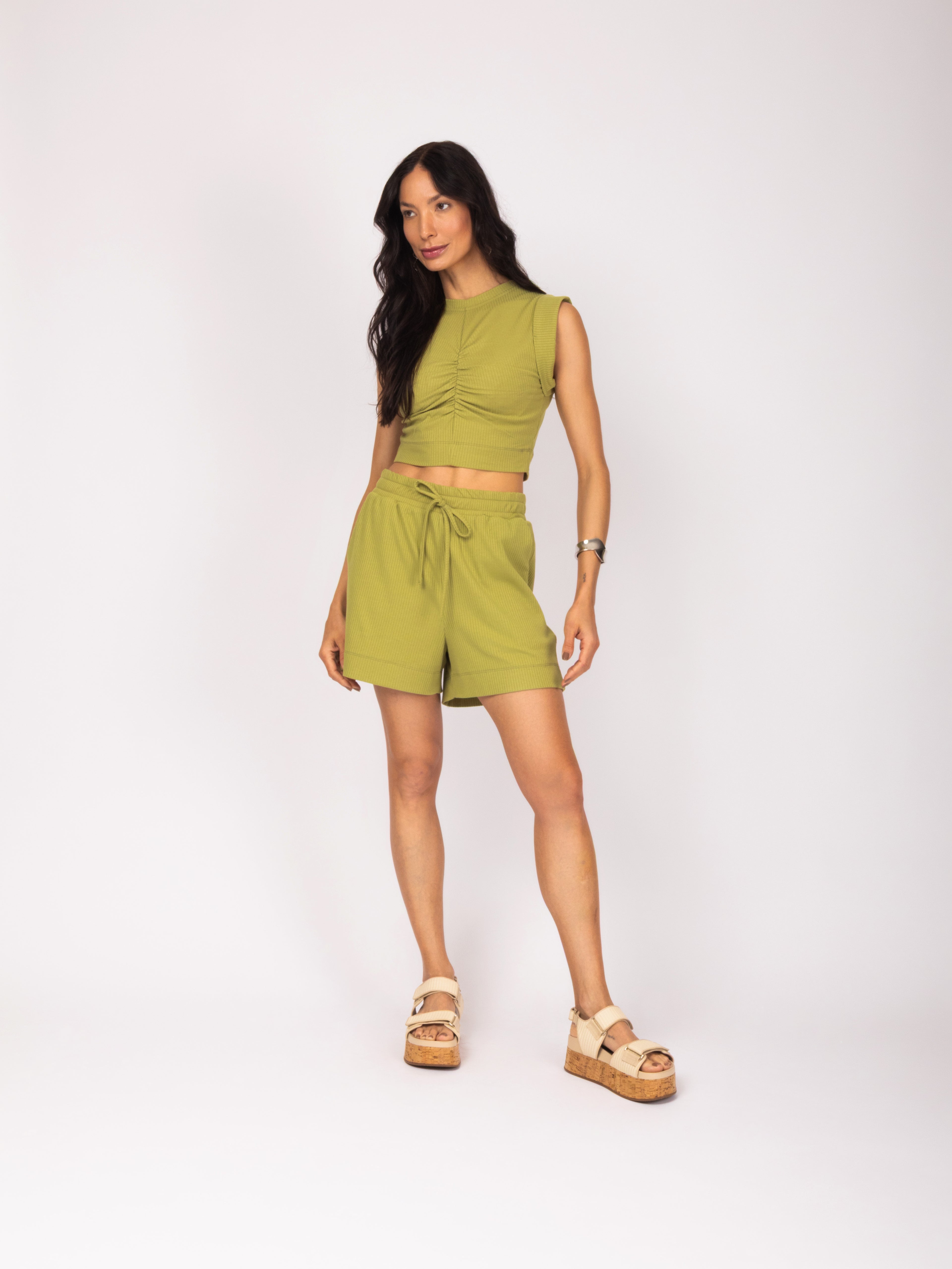 Conjunto cropped e shorts canelado