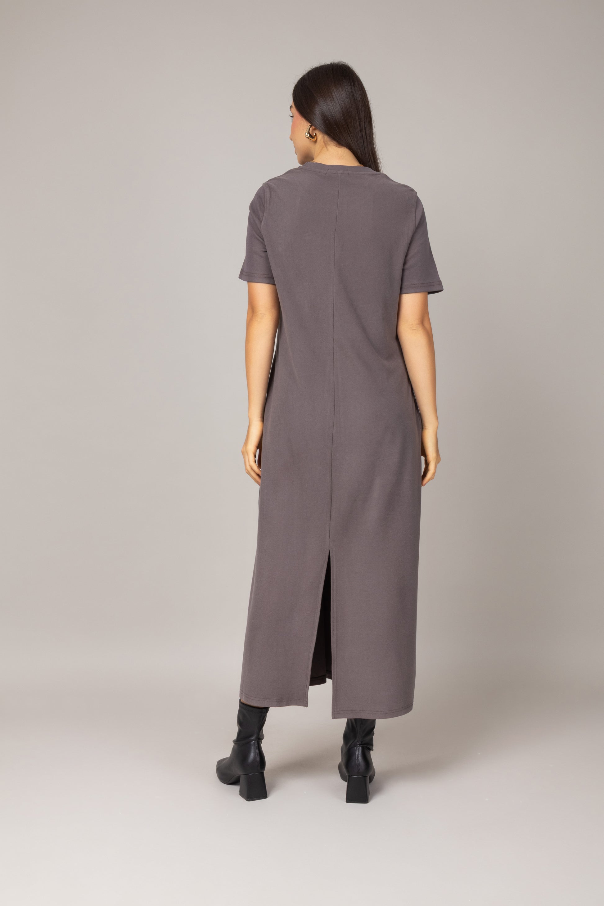 Vestido longo com recortes