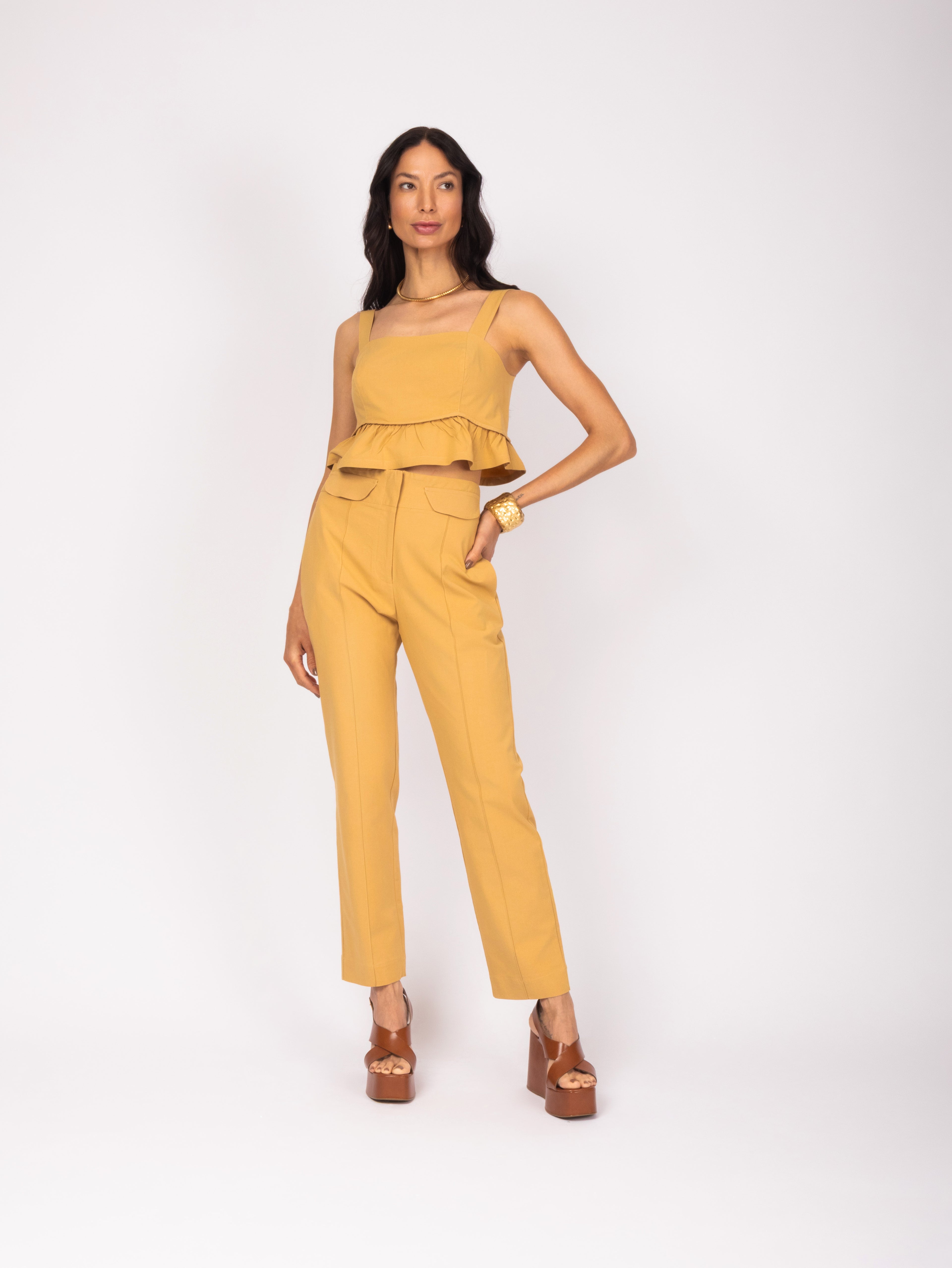 Conjunto alfaiataria com cropped peplum