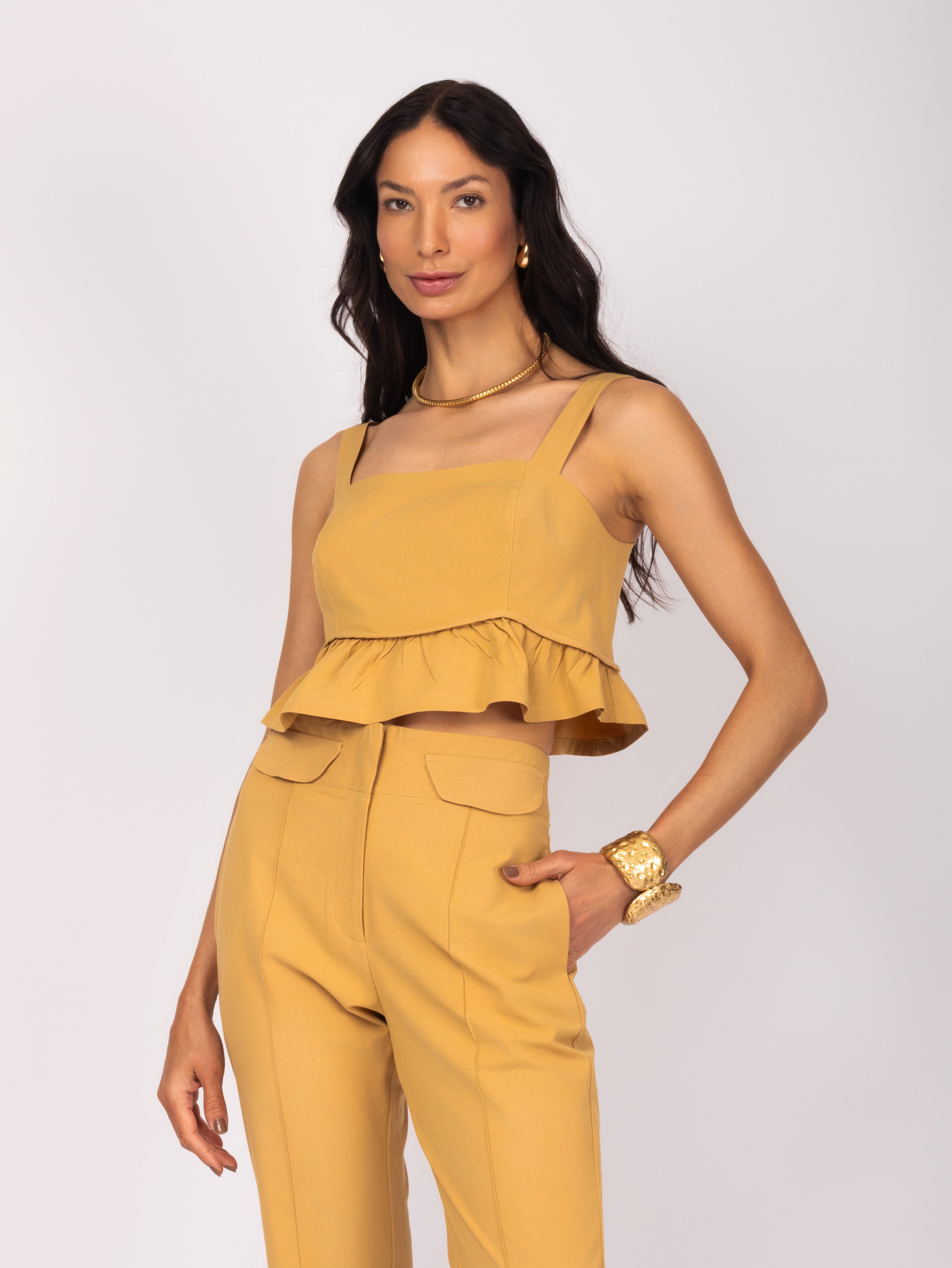 Conjunto alfaiataria com cropped peplum