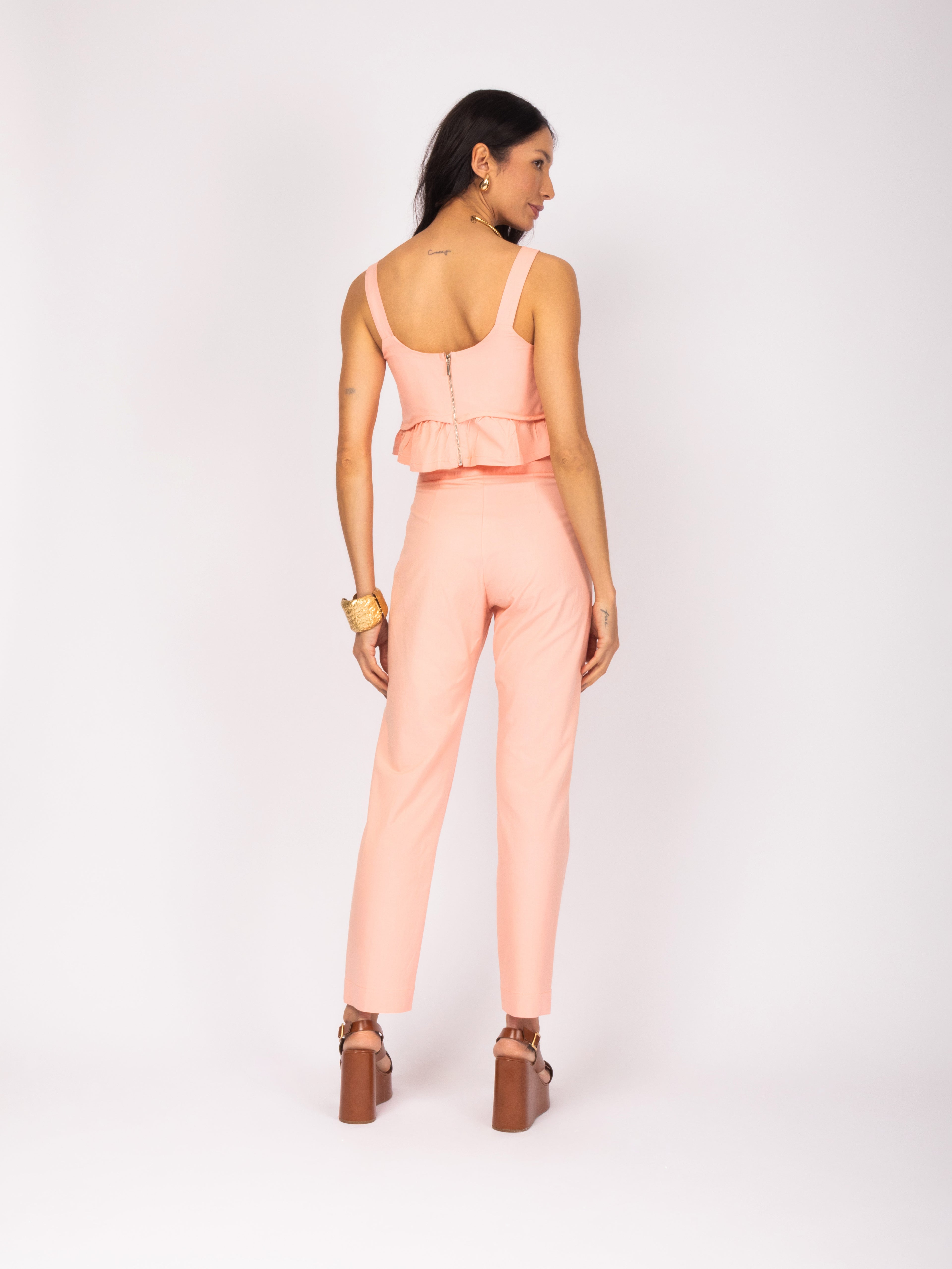 Conjunto alfaiataria com cropped peplum