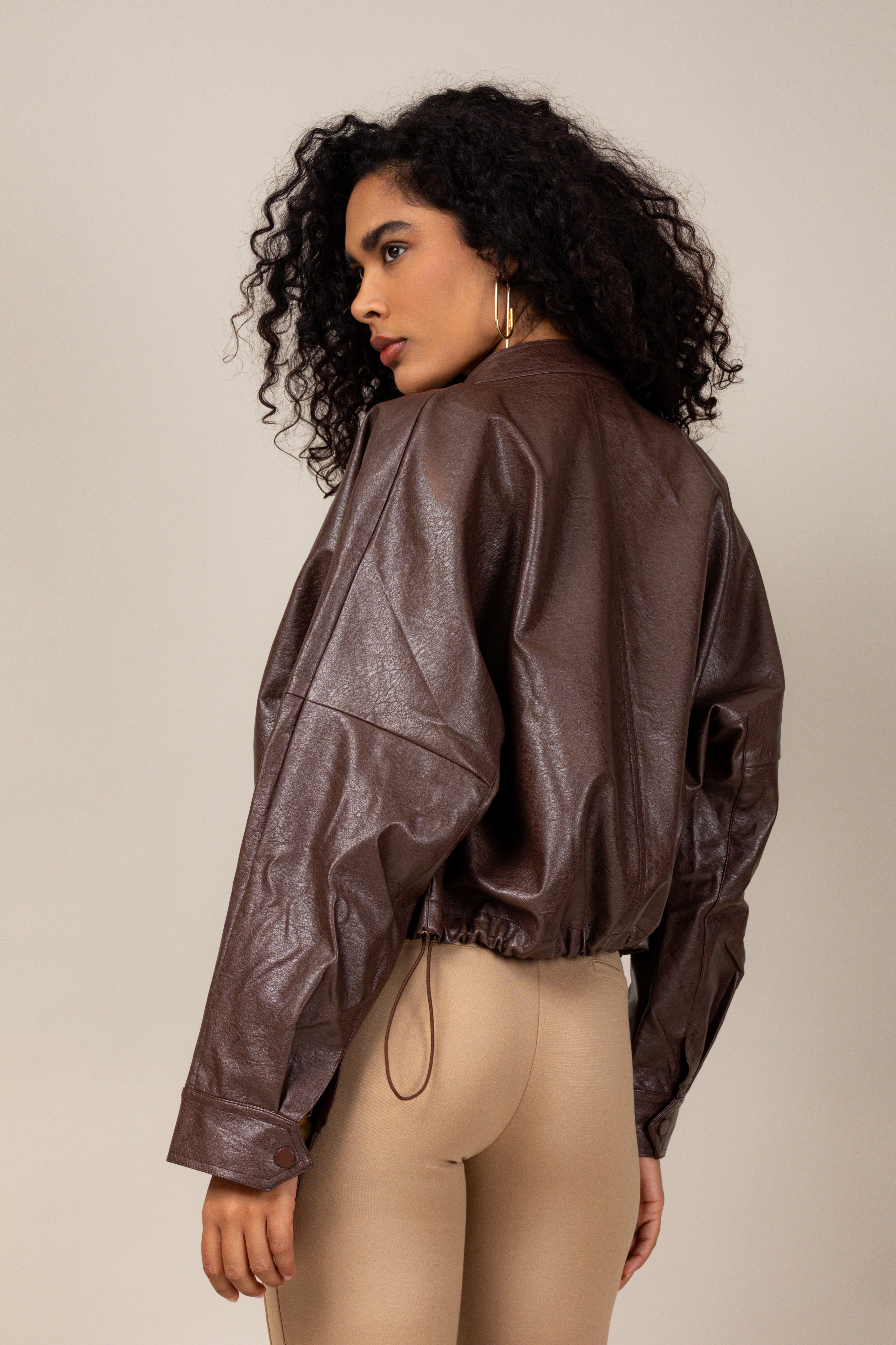 Jaqueta bomber em couro ecológico