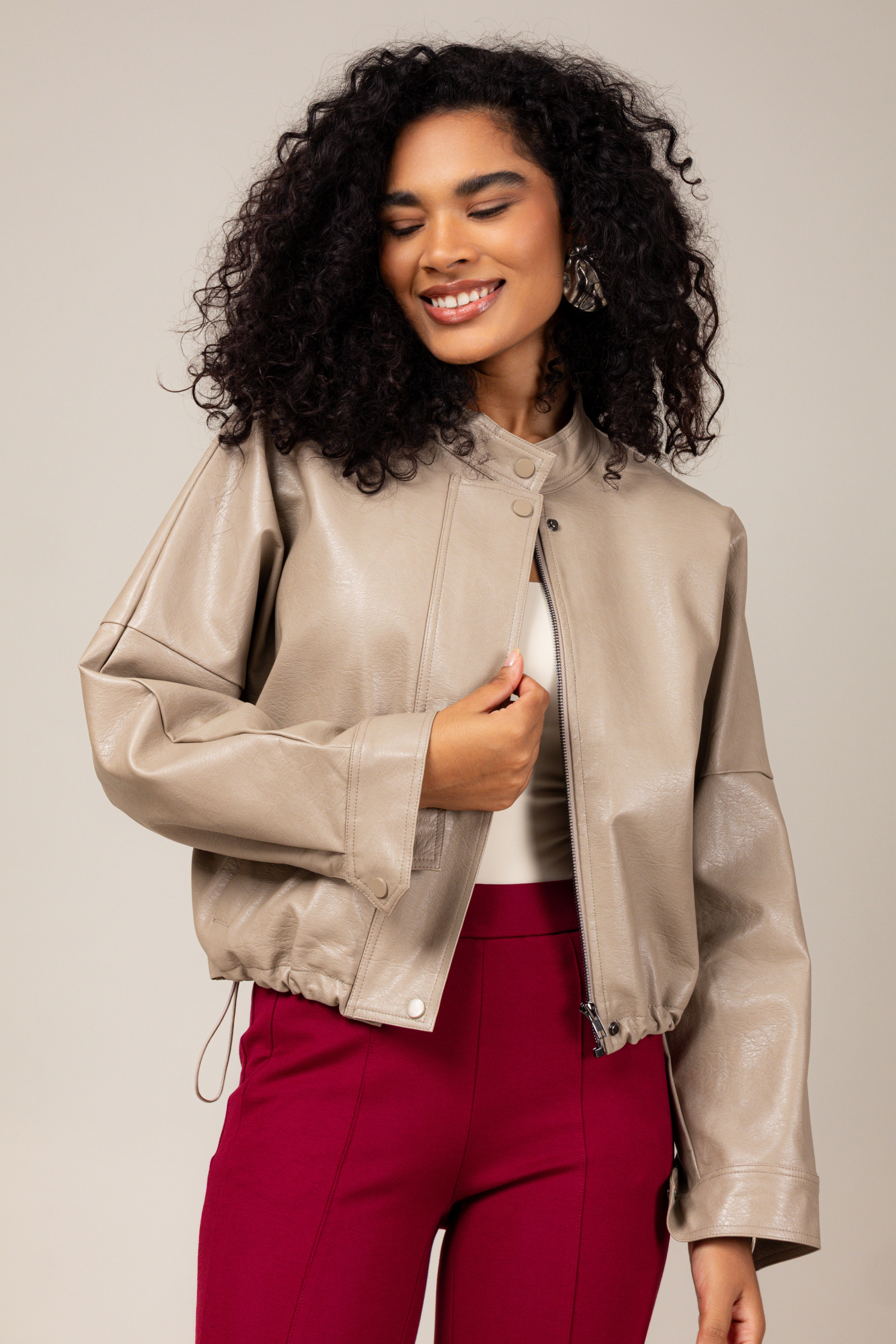 Jaqueta bomber em couro ecológico