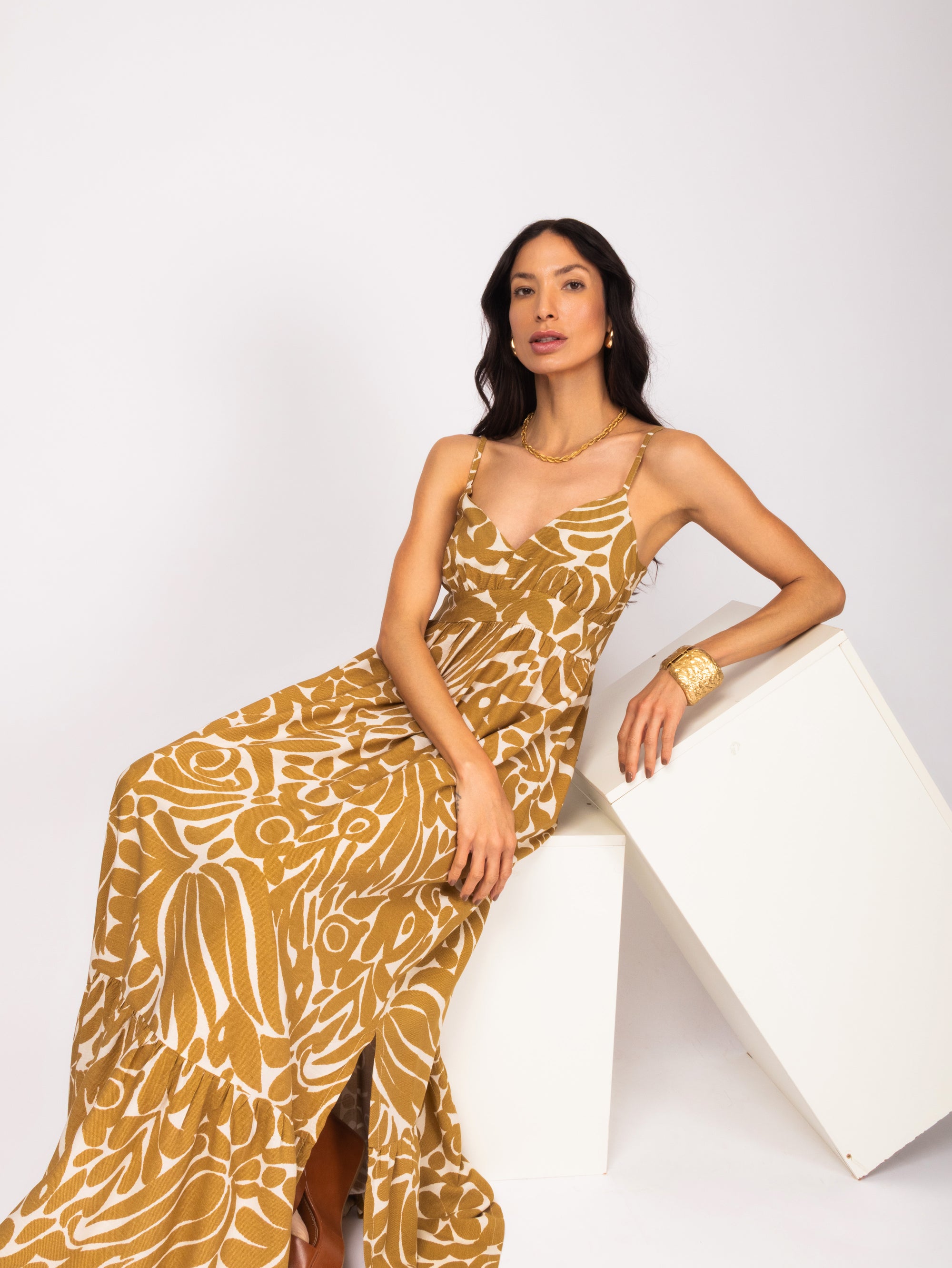 Vestido longo estampado com alças finas