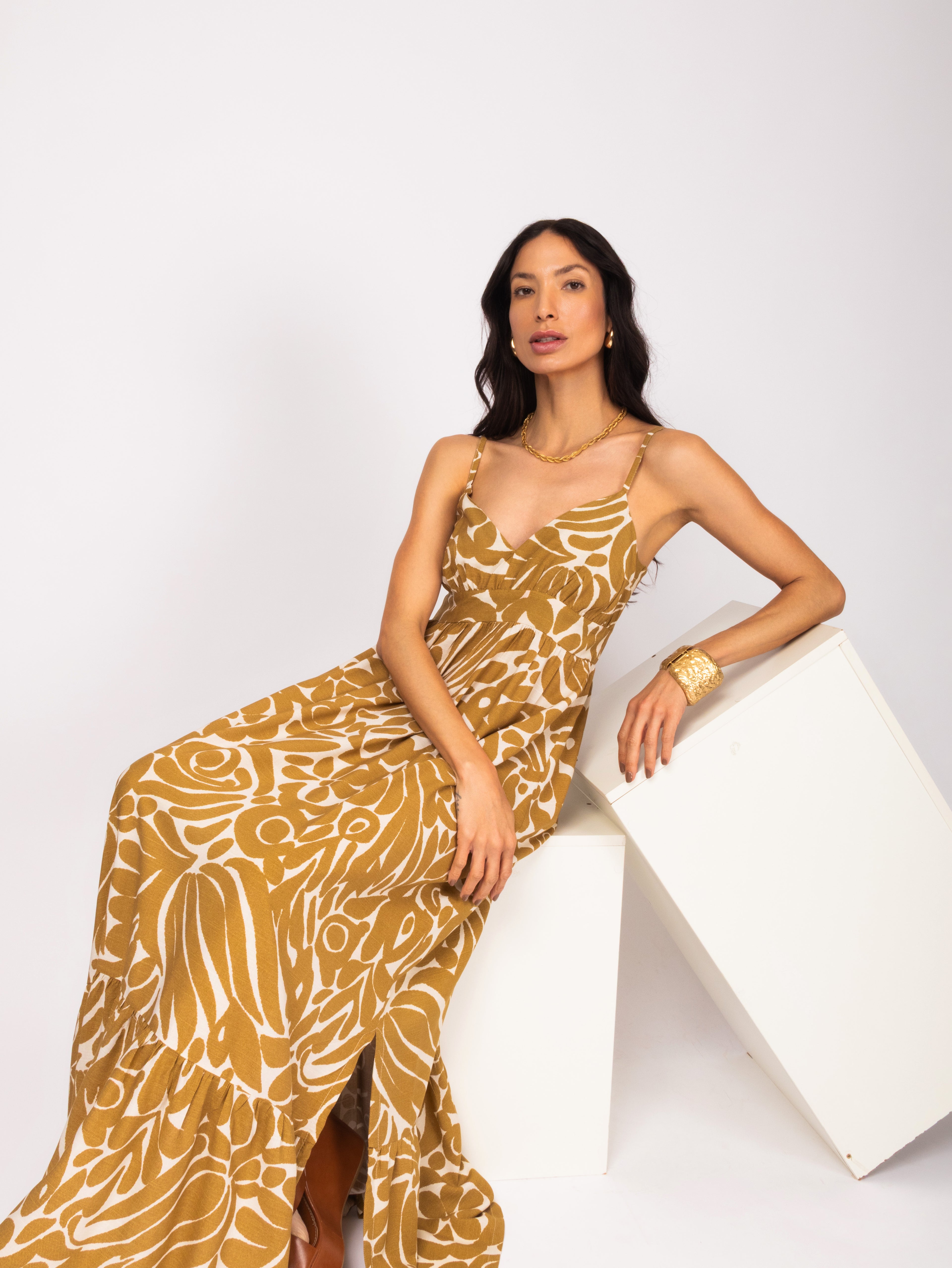 Vestido longo estampado com alças finas