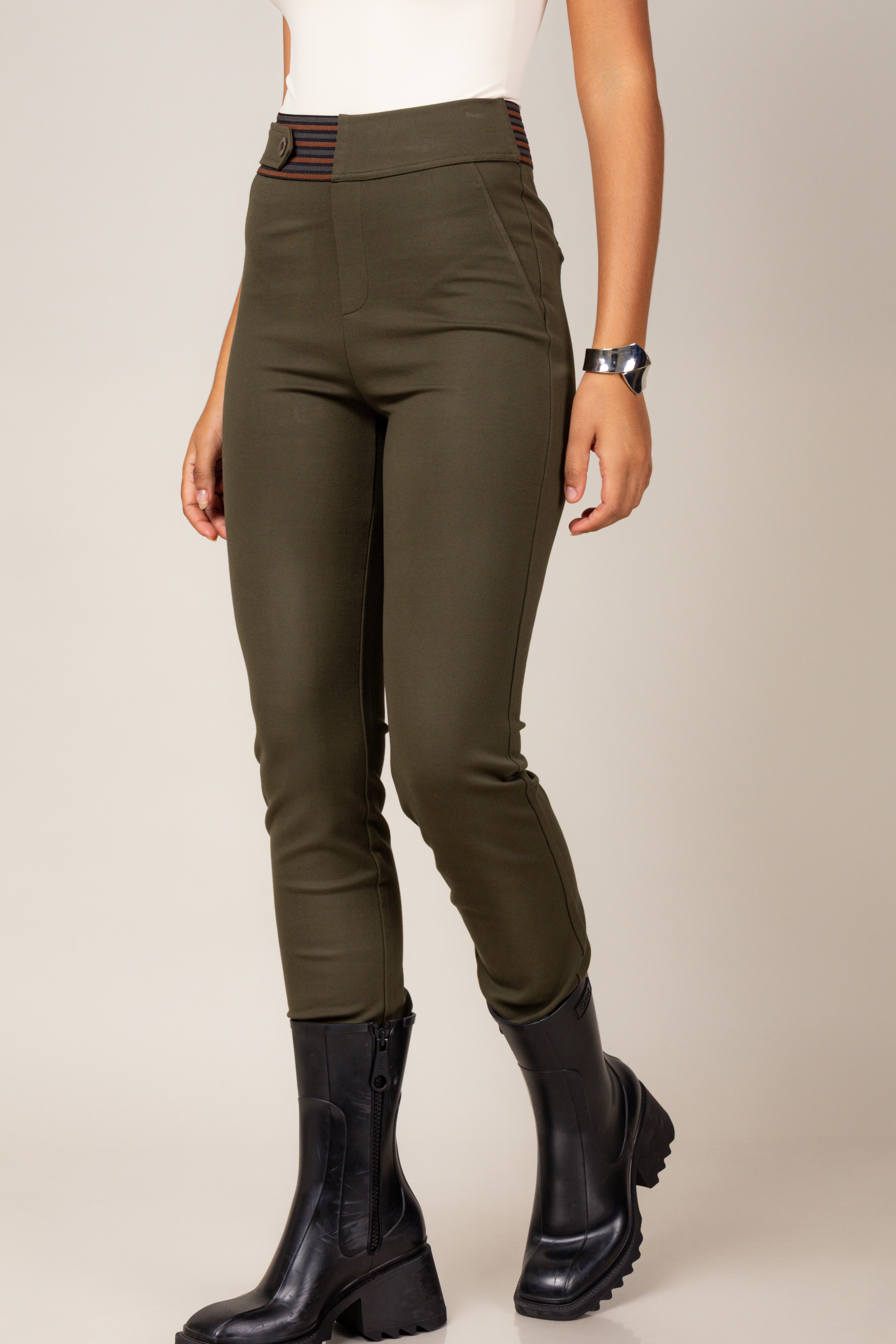 Calça legging com cós detalhado