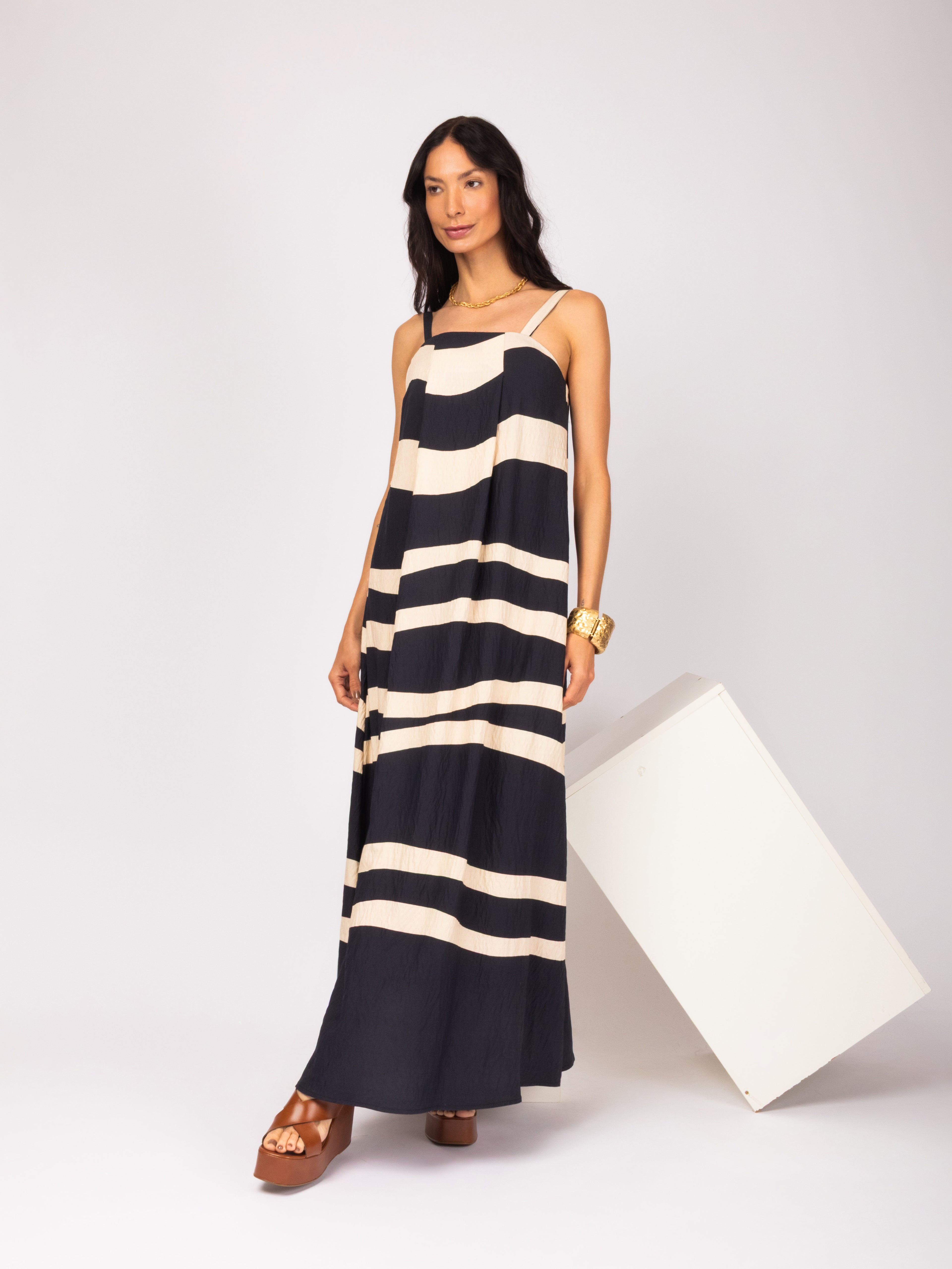 Vestido longo com listras orgânicas