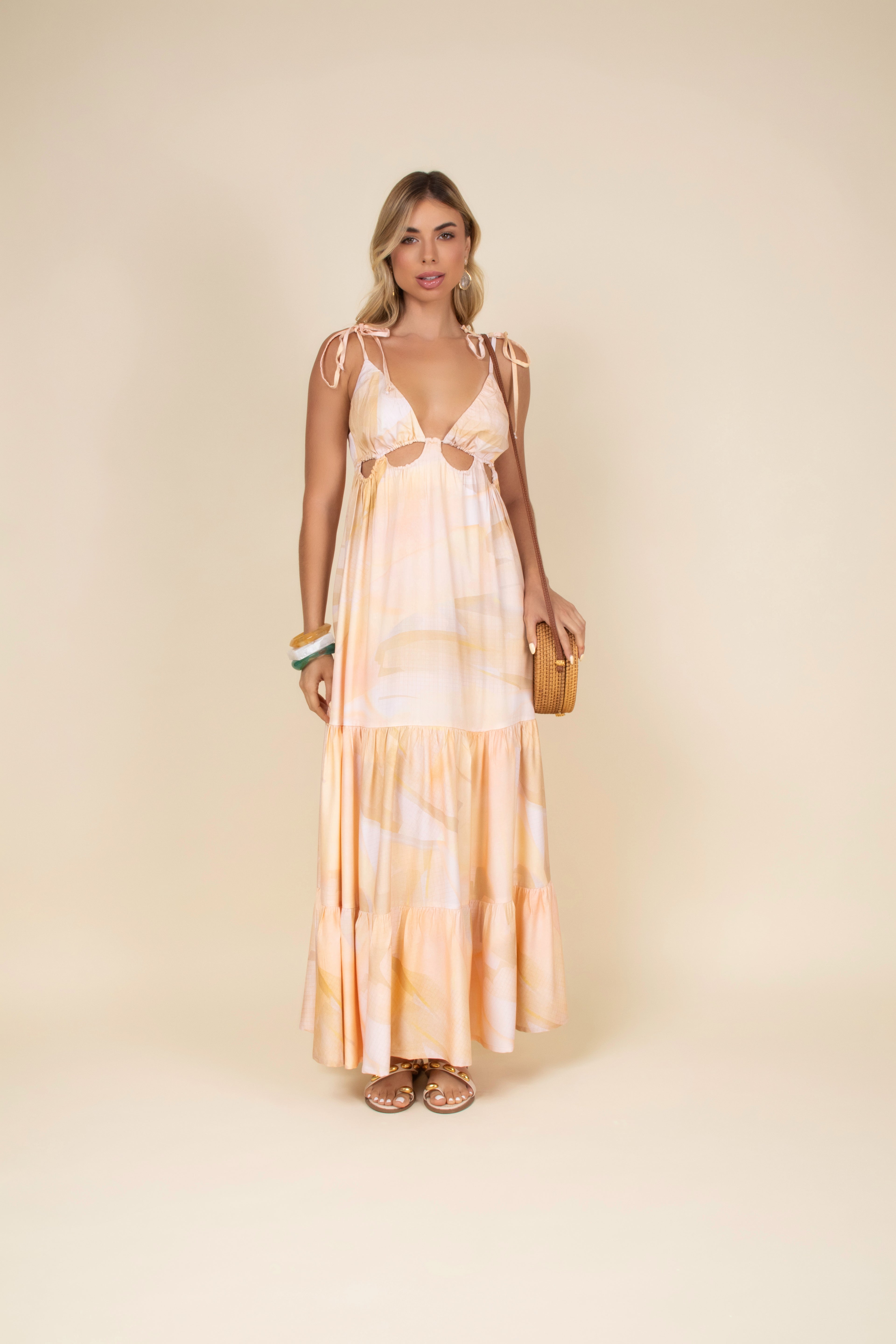 Vestido longo estampado com recortes