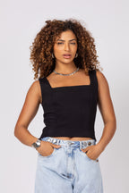 Máx cropped com decote quadrado