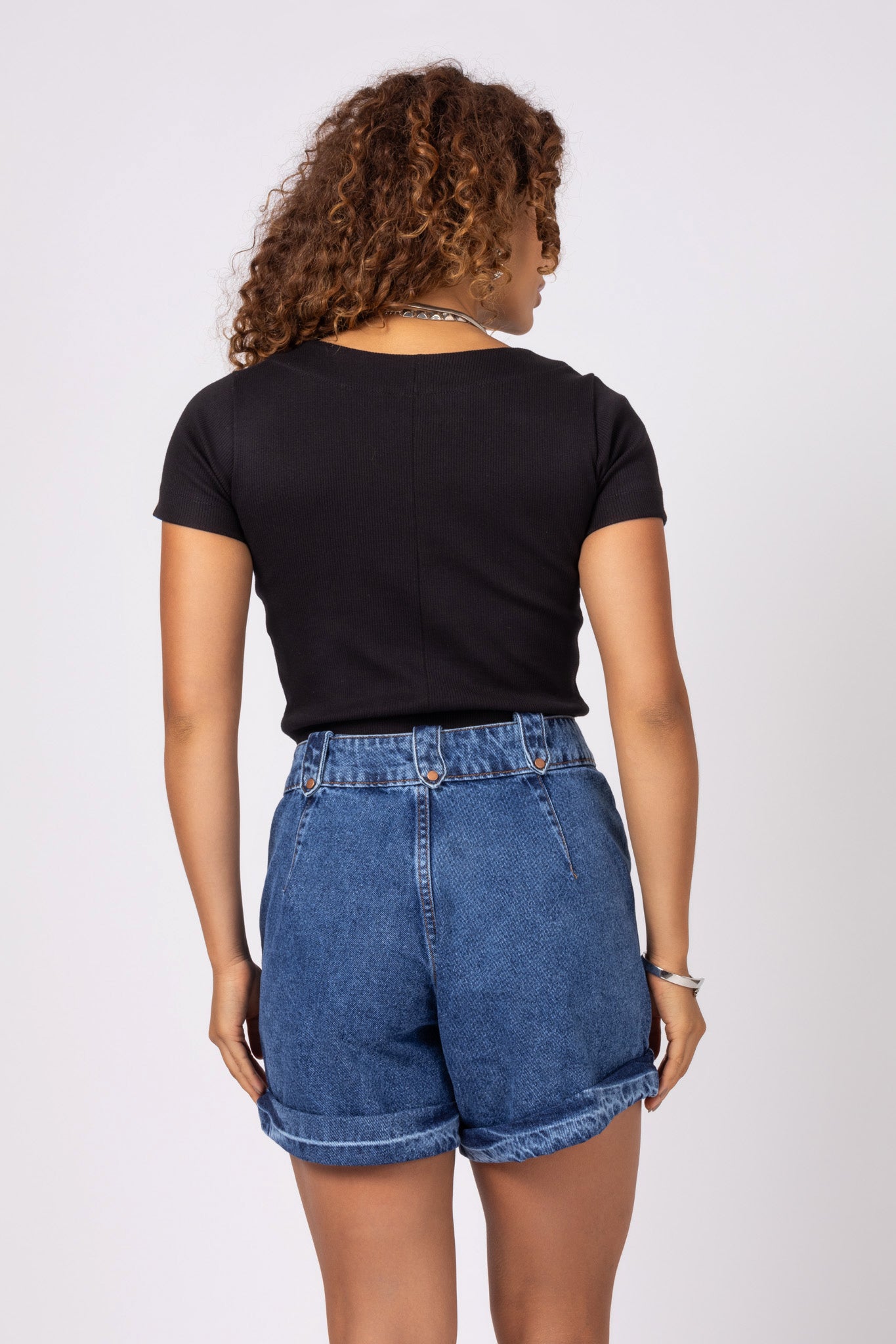 Cropped ribana com mangas