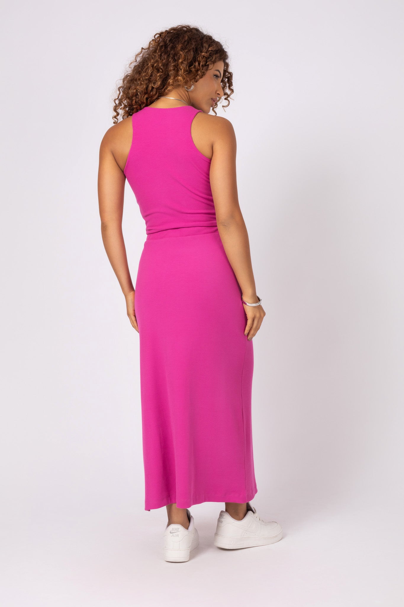 Conjunto de top e saia longa de malha