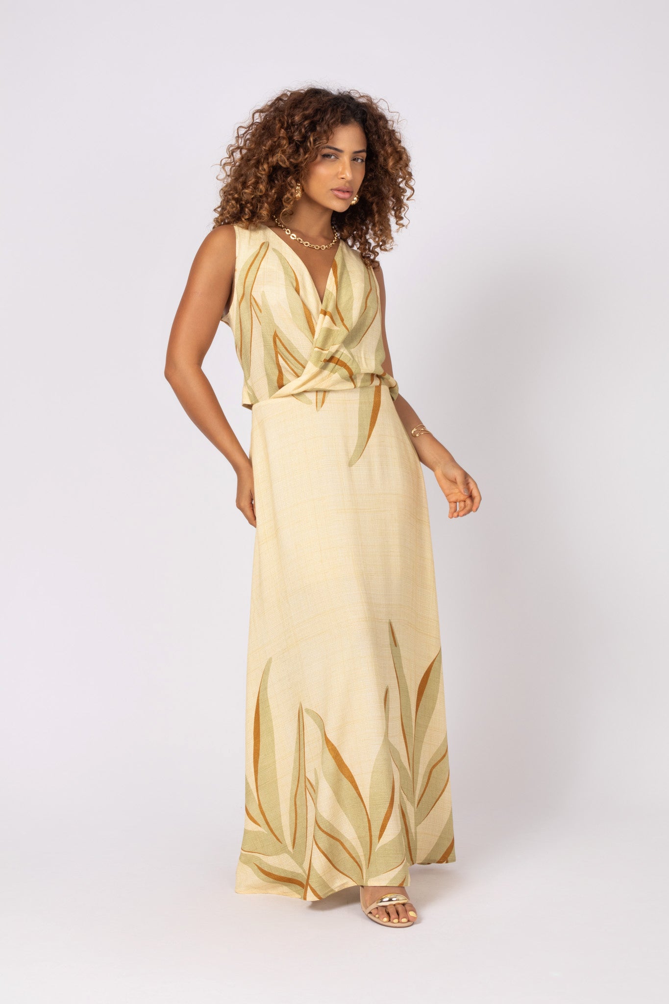 Vestido longo com decote V
