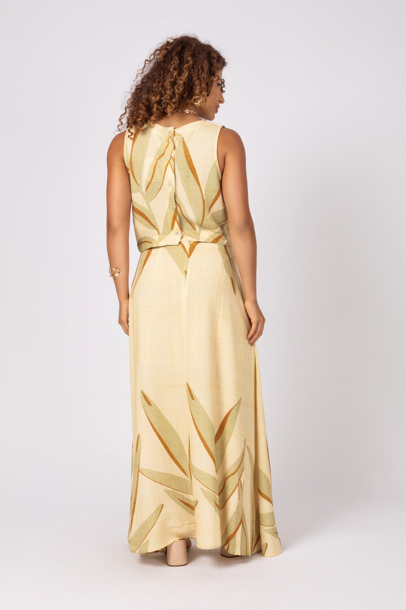 Vestido longo com decote V