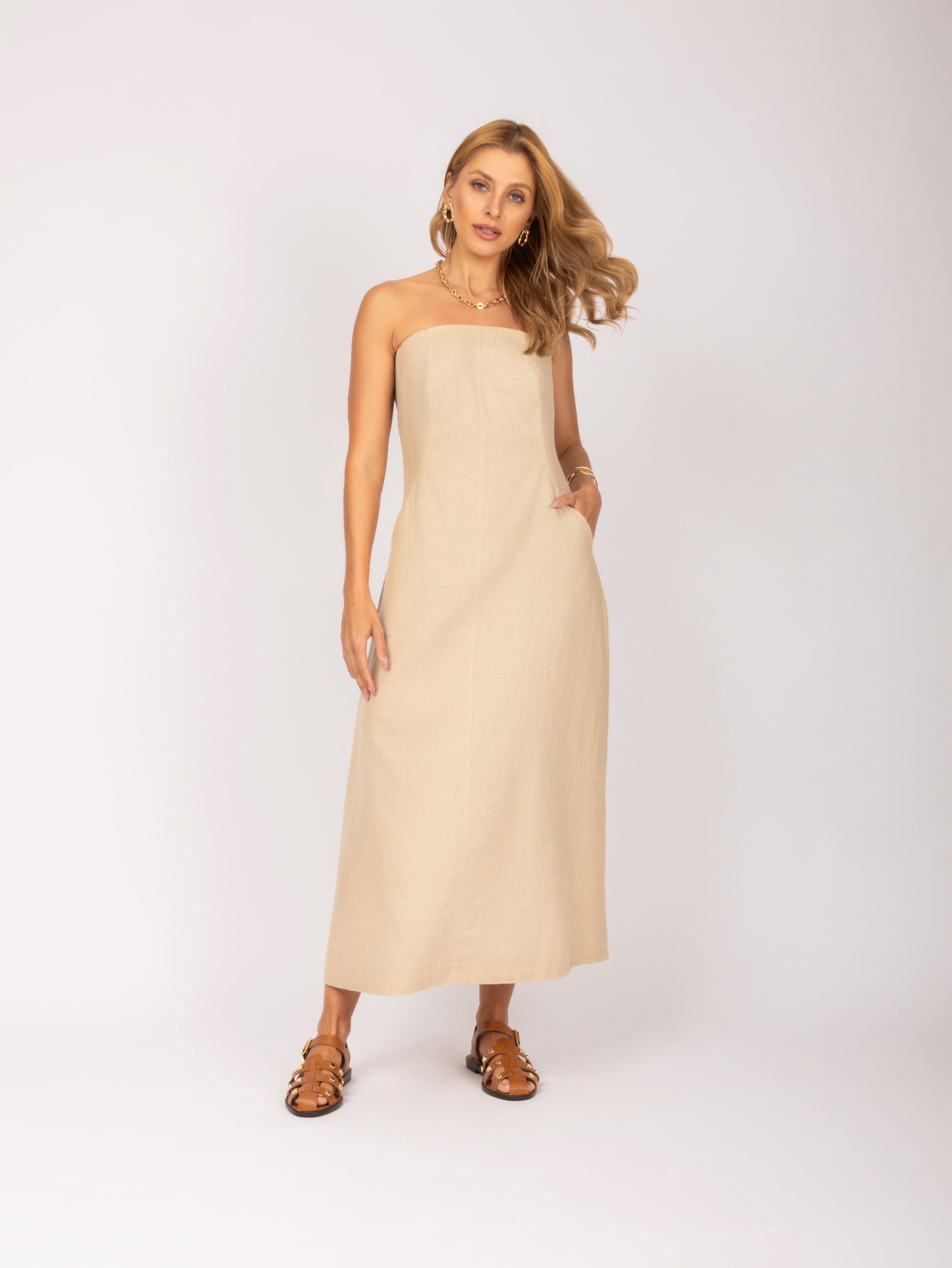 Vestido sem alças em linho