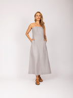 Vestido sem alças em linho