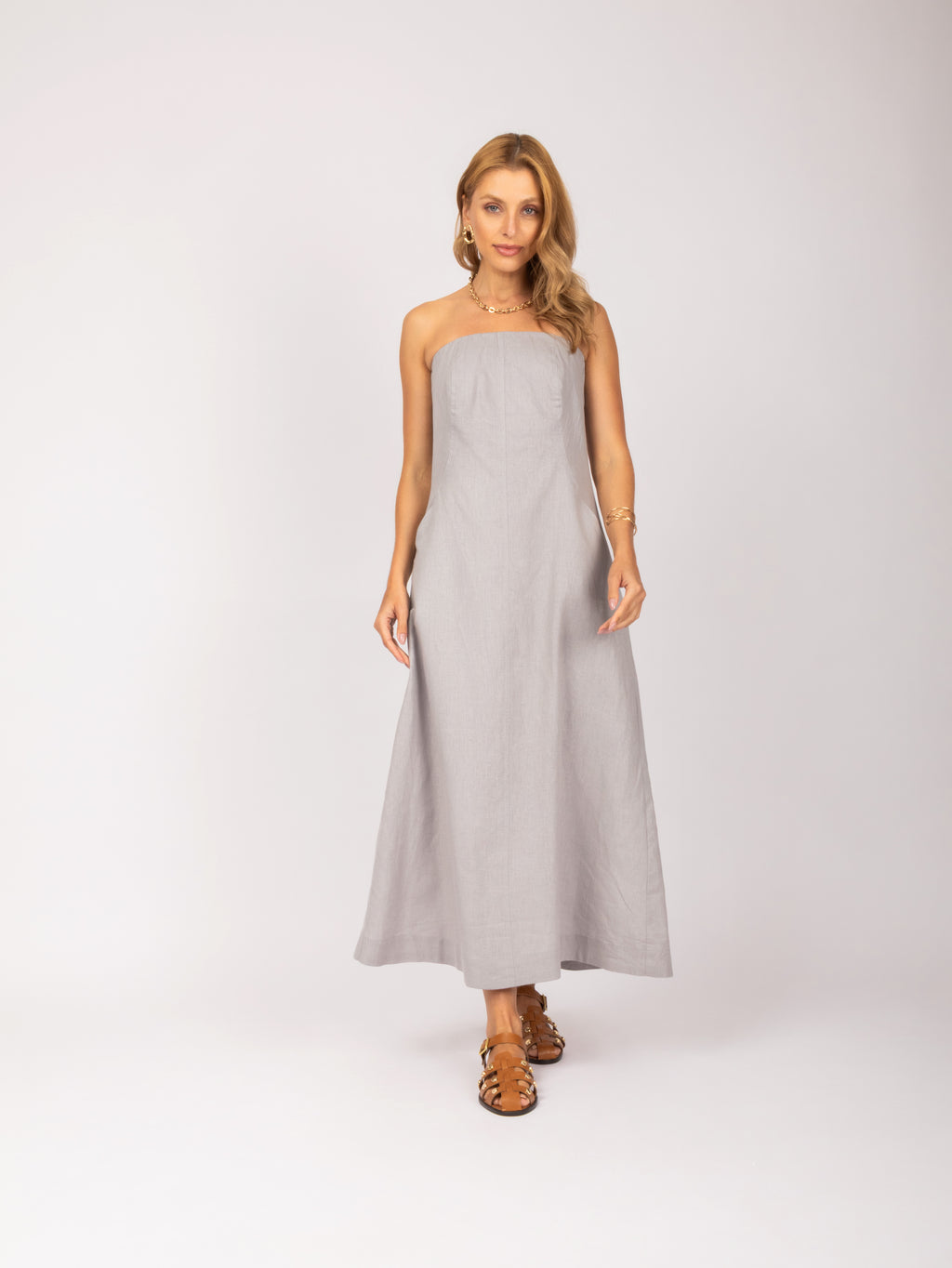 Vestido sem alças em linho