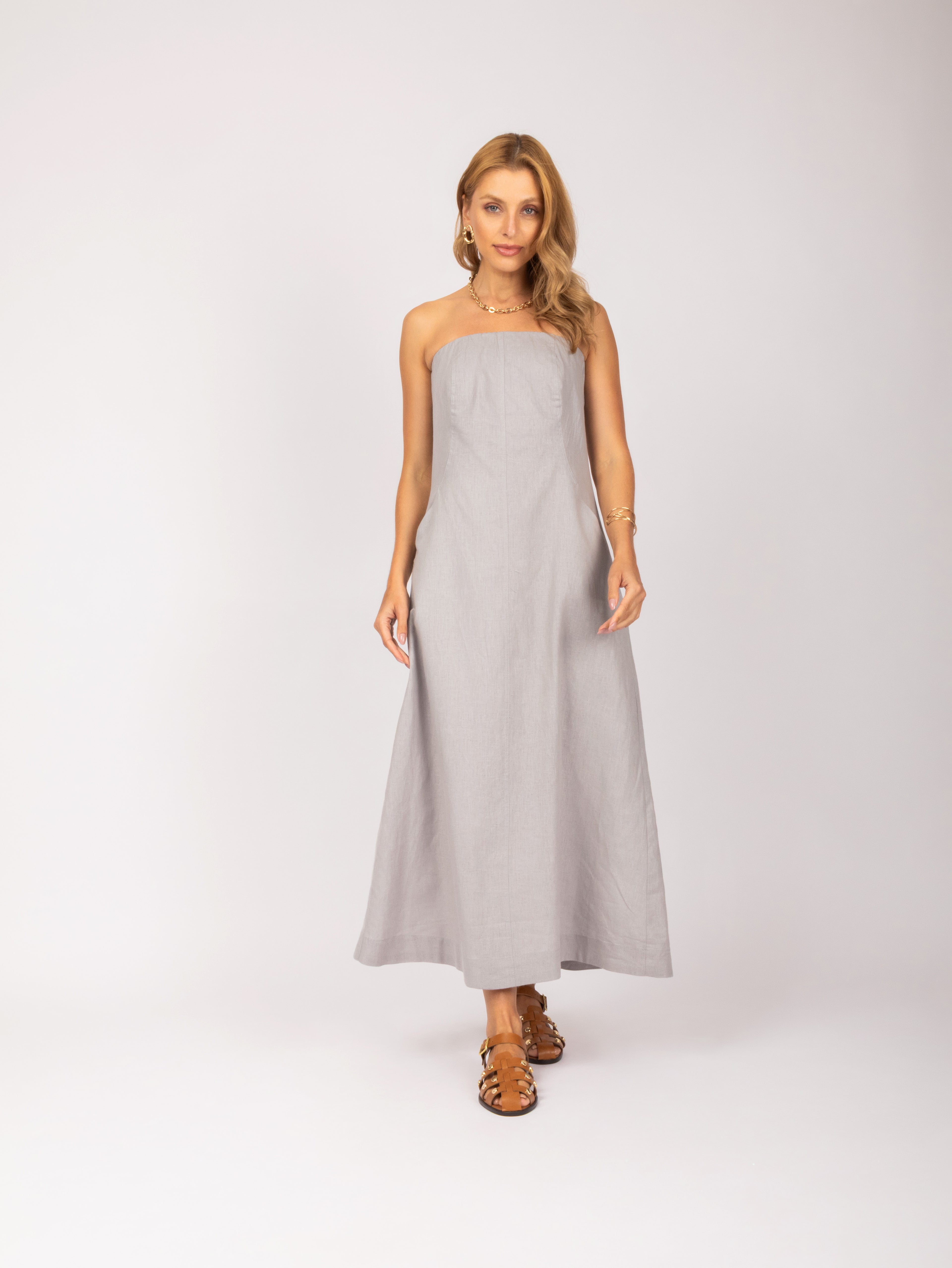 Vestido sem alças em linho