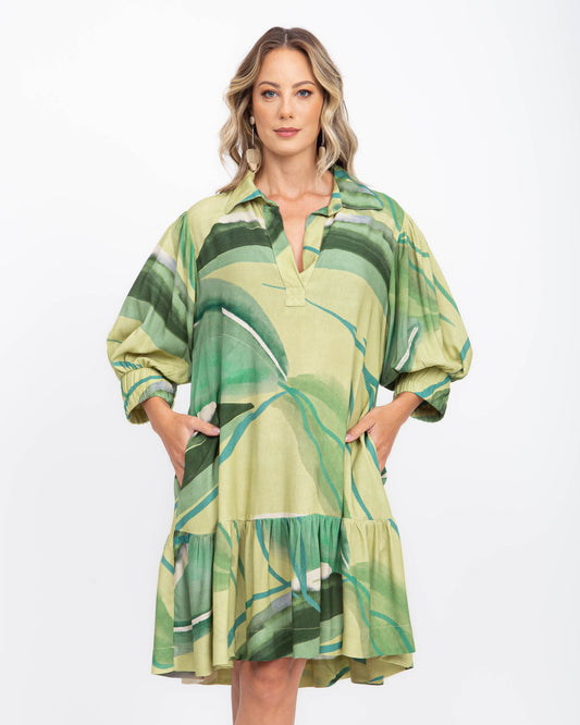 Vestido em viscose digital estampa abstrato verde