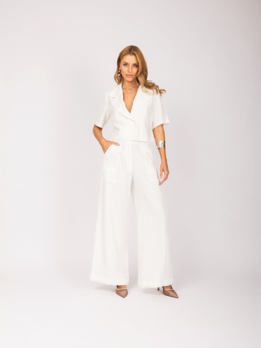 Conjunto alfaiataria cropped e calça wide leg