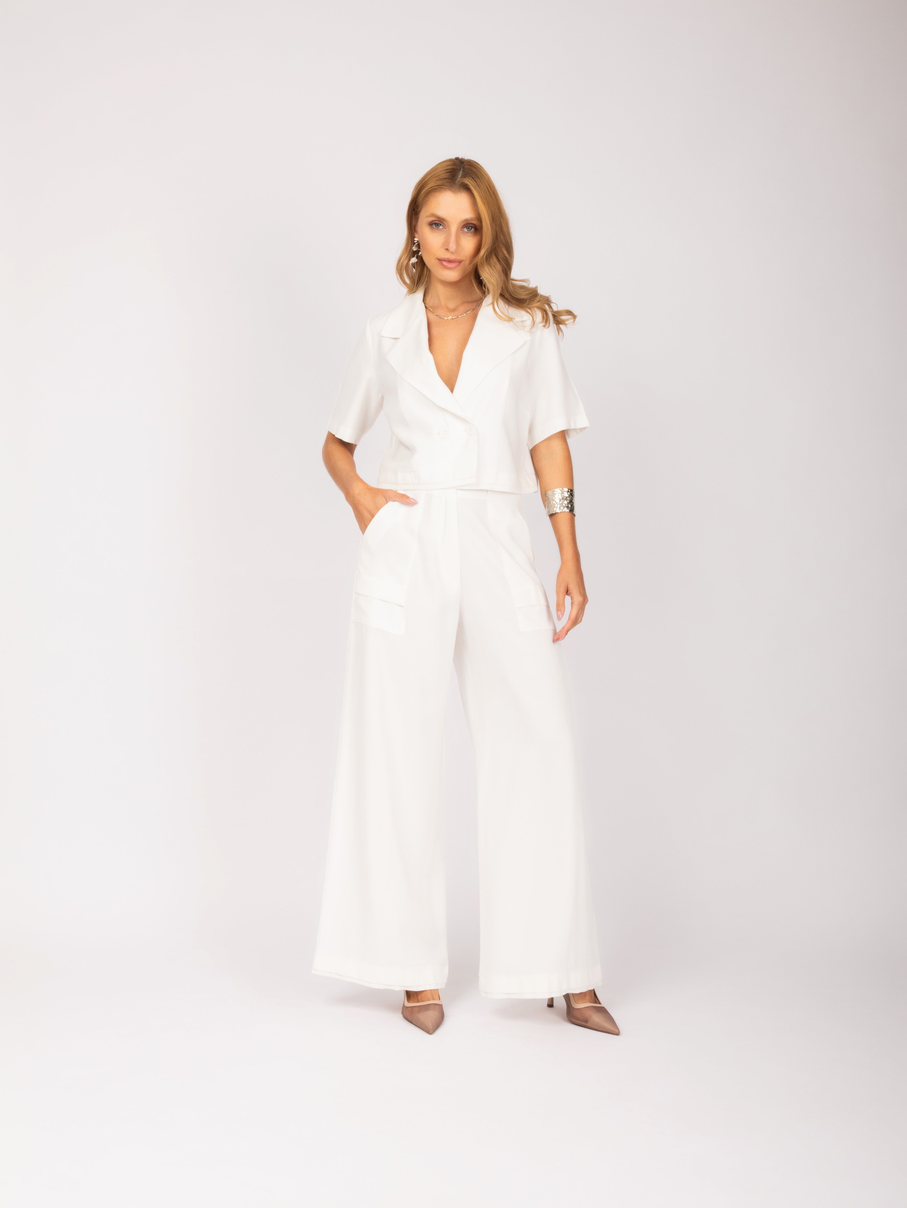 Conjunto alfaiataria cropped e calça wide leg