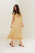 Vestido babado e renda