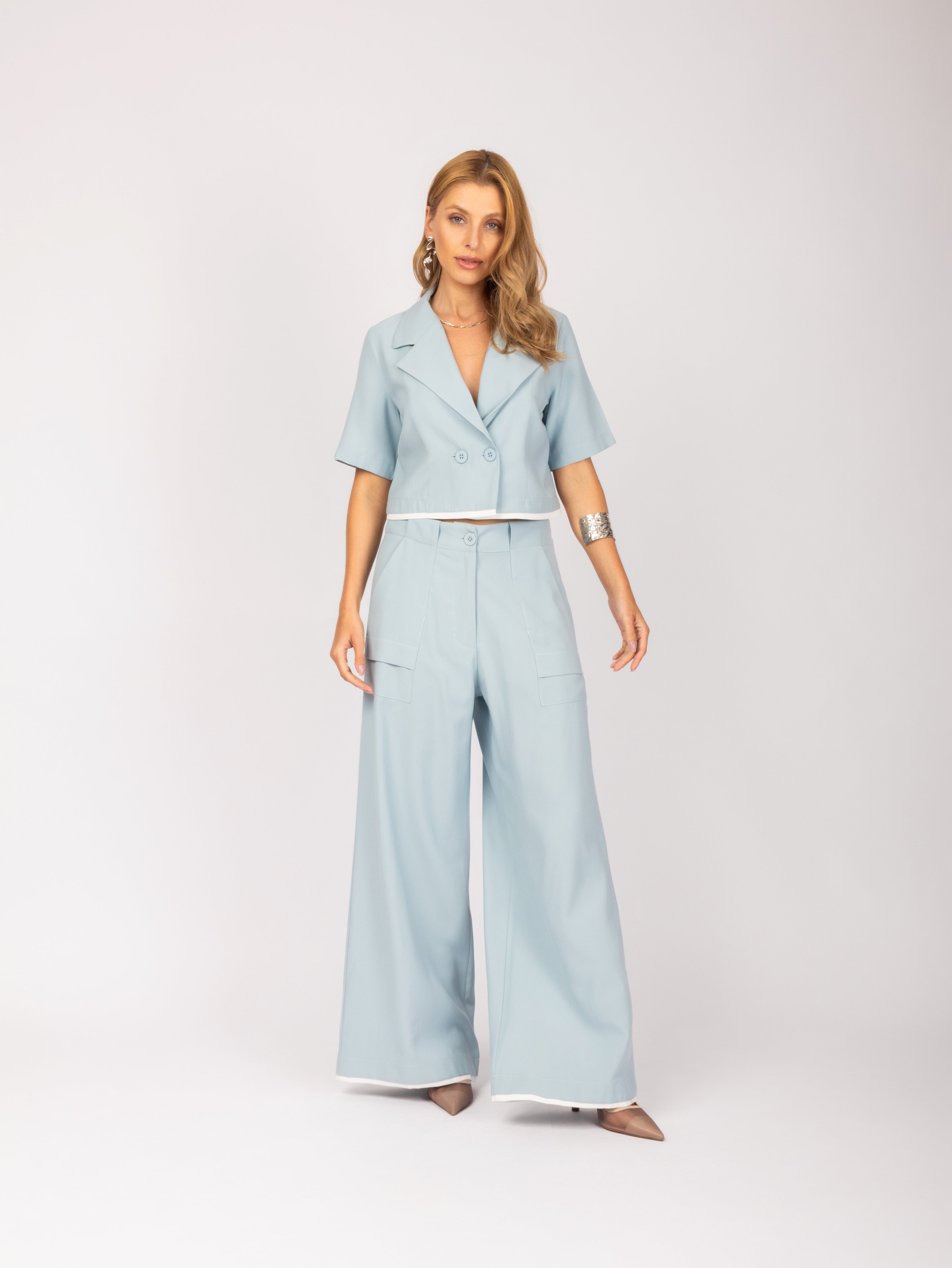 Conjunto alfaiataria cropped e calça wide leg