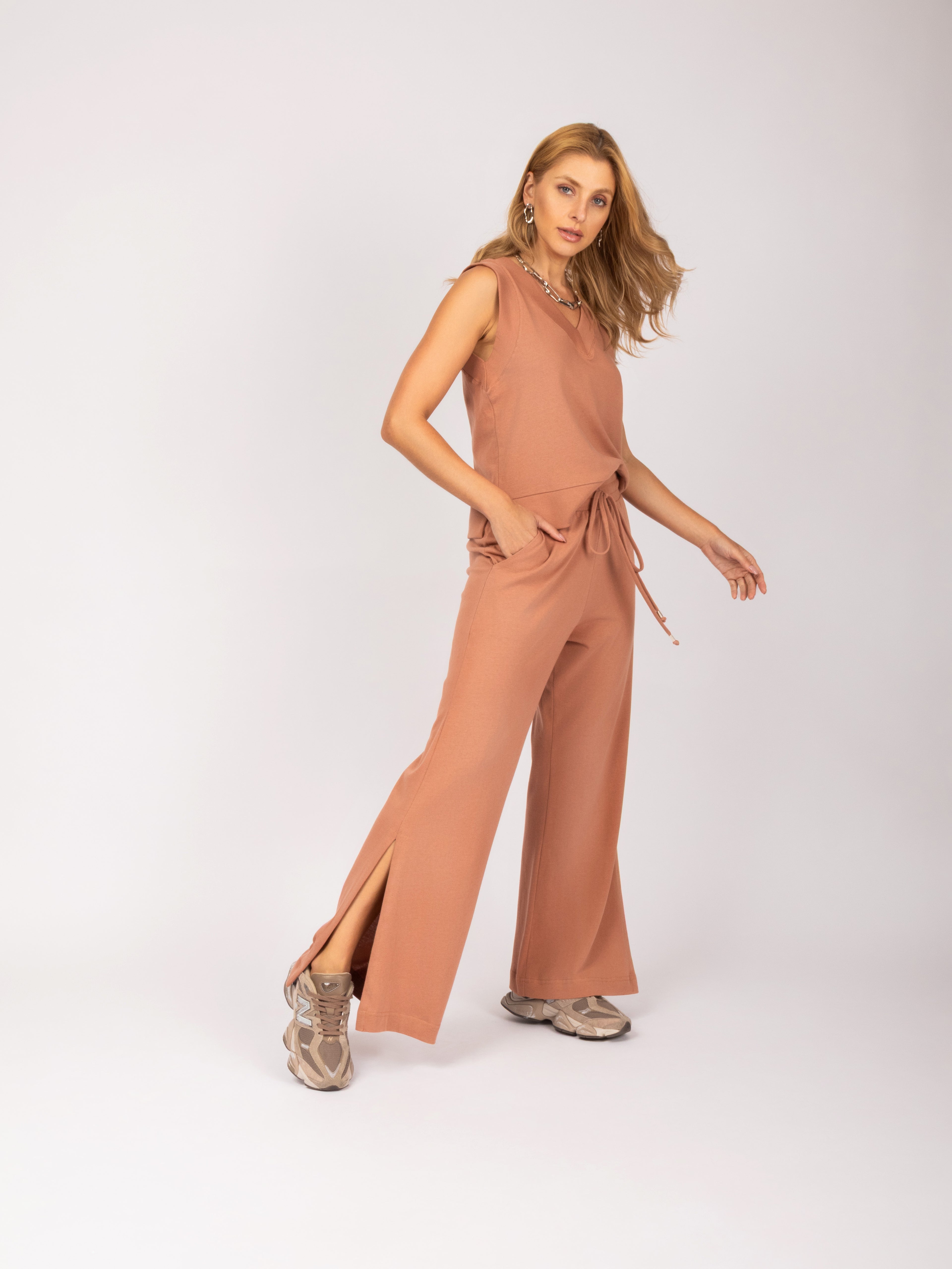 Conjunto regata e calça pantalona moletom