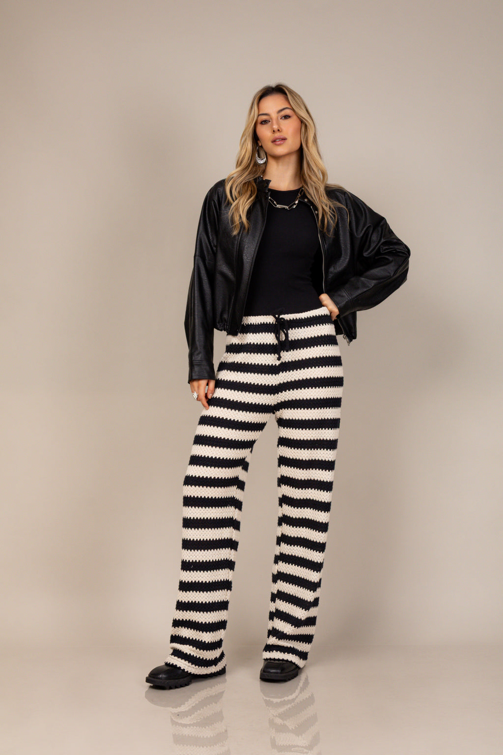 Calça listrada em tricot