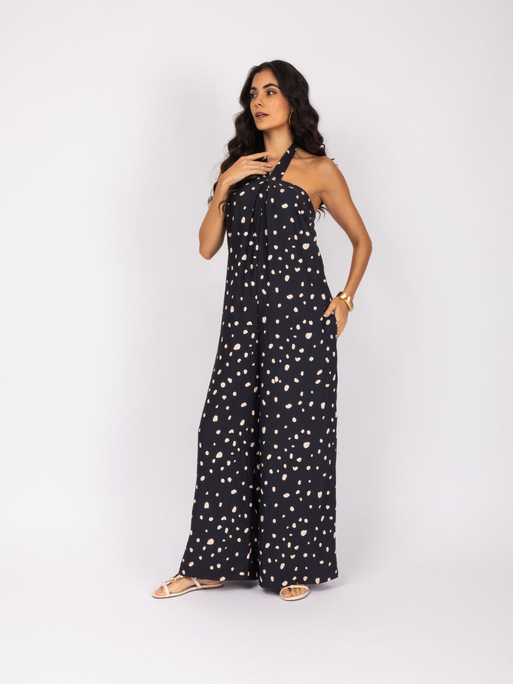 Macacão pantalona halter estampado poá