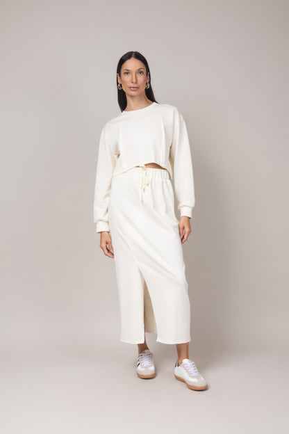 Conjunto de blusa cropped e saia