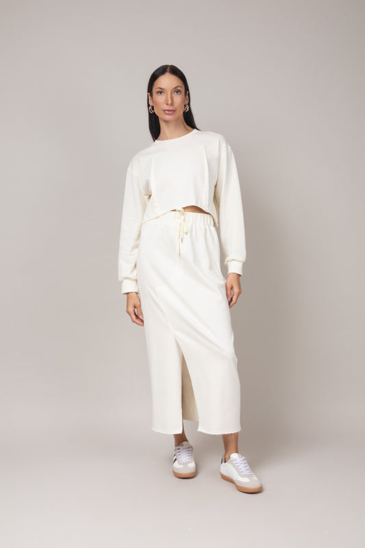 Conjunto de blusa cropped e saia