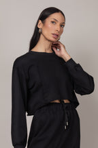 Conjunto de blusa cropped e saia