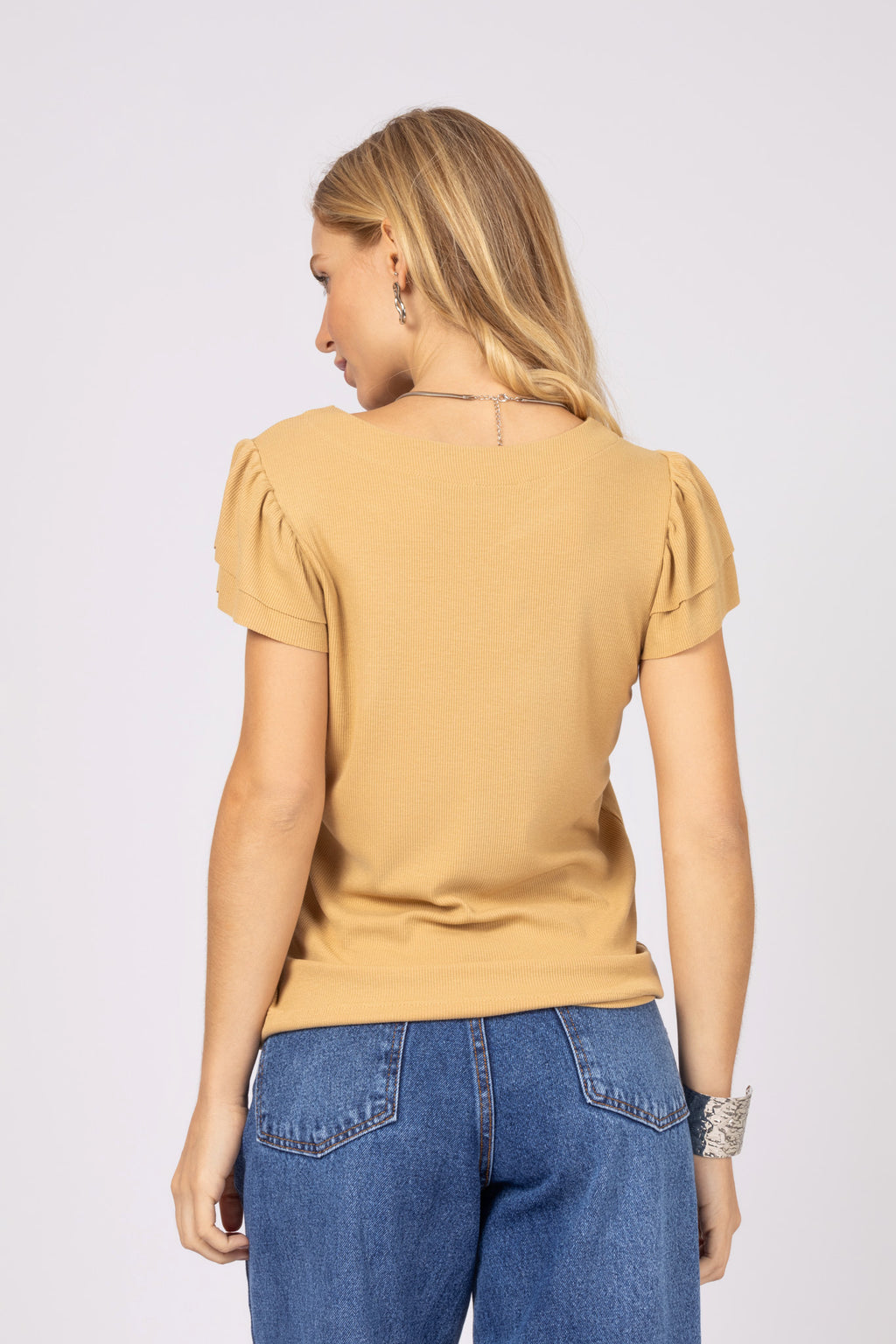 Blusa com manga babado