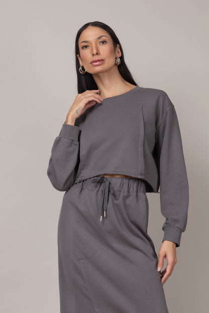 Conjunto de blusa cropped e saia