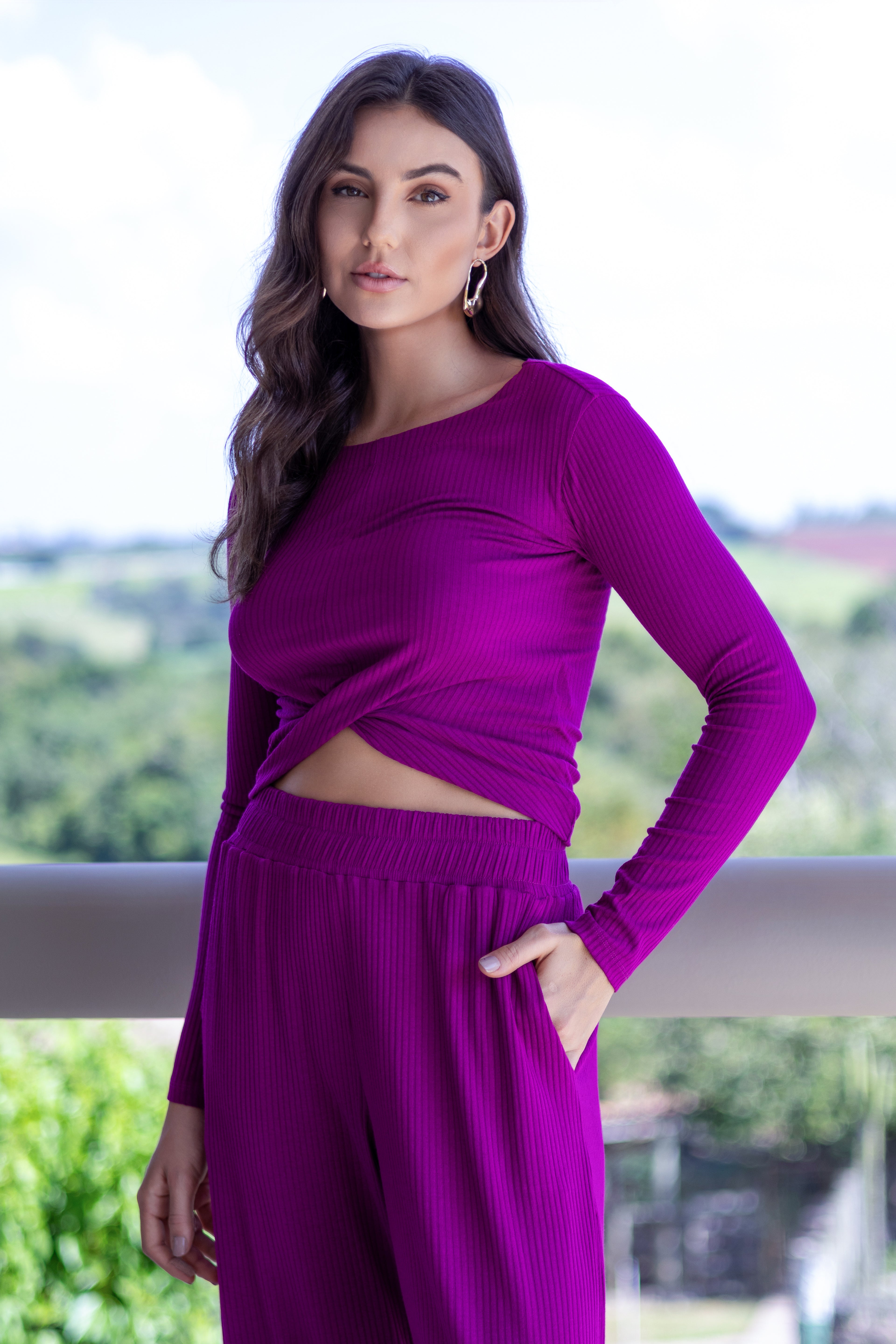 Conjunto de blusa transpassada em malha