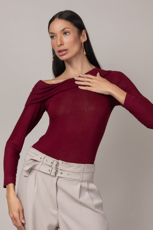 Blusa assimétrica pulsatila