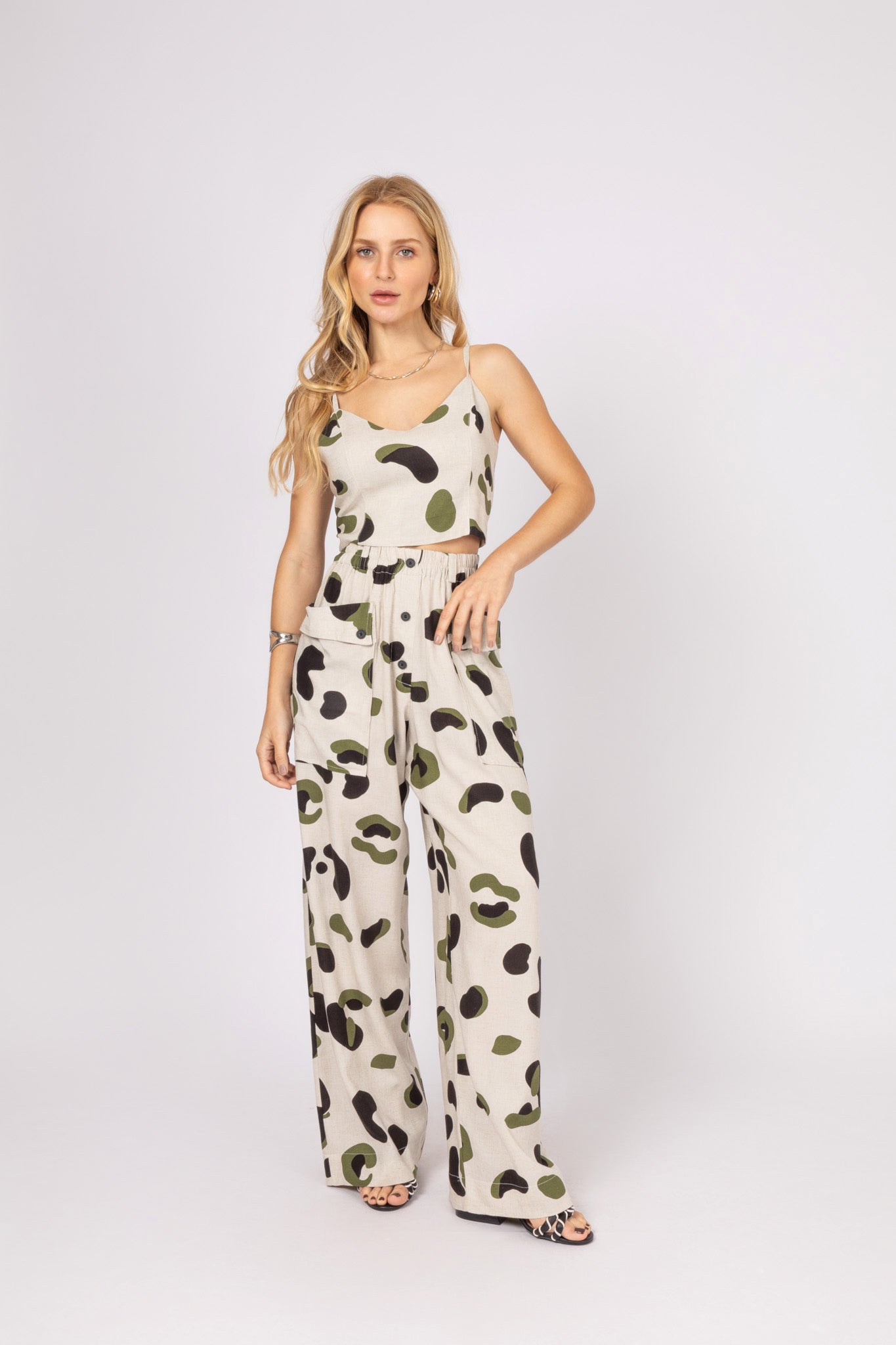 Conjunto de top e calça estampado
