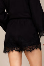 Conjunto de blusa e short em renda