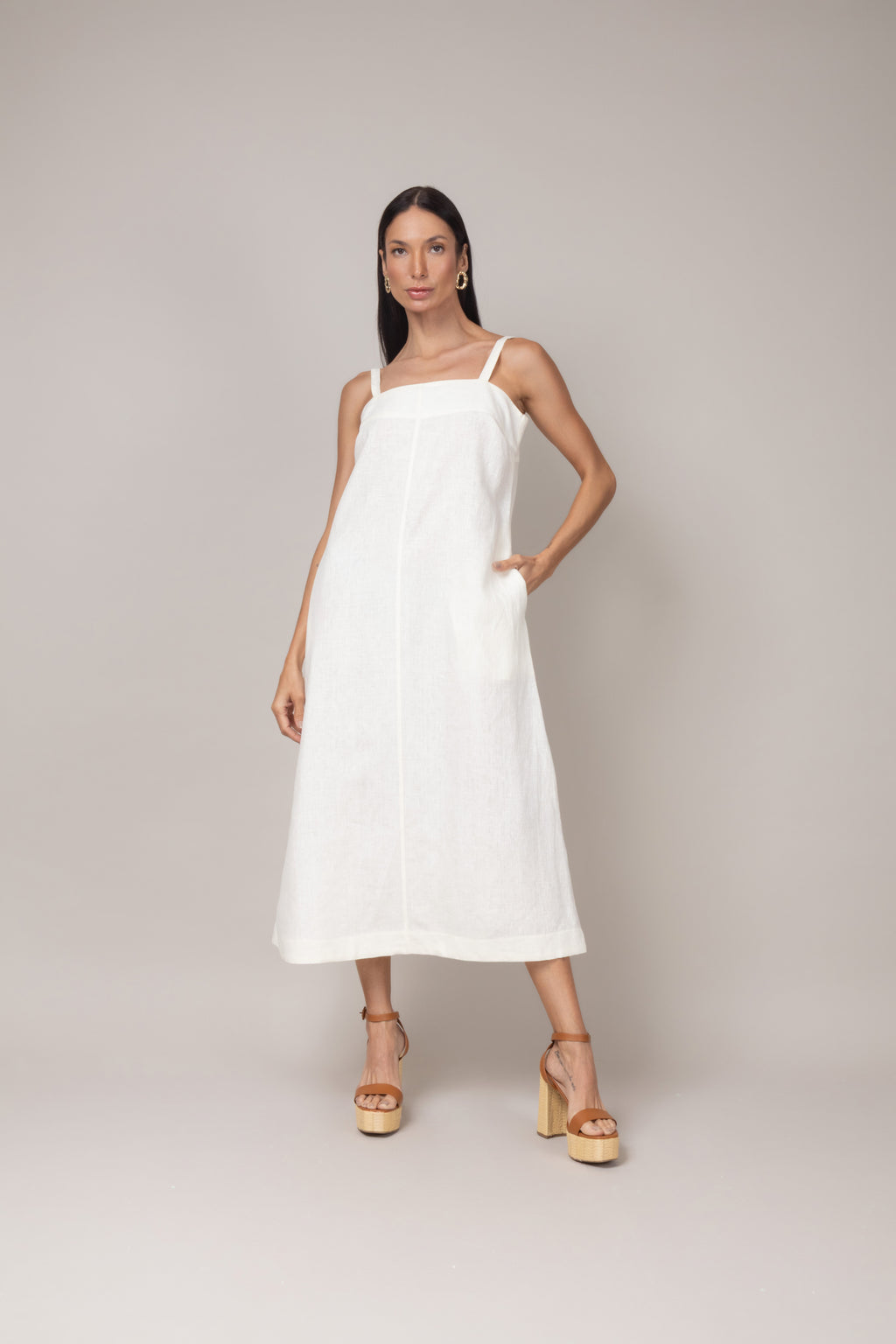 Vestido midi de linho off