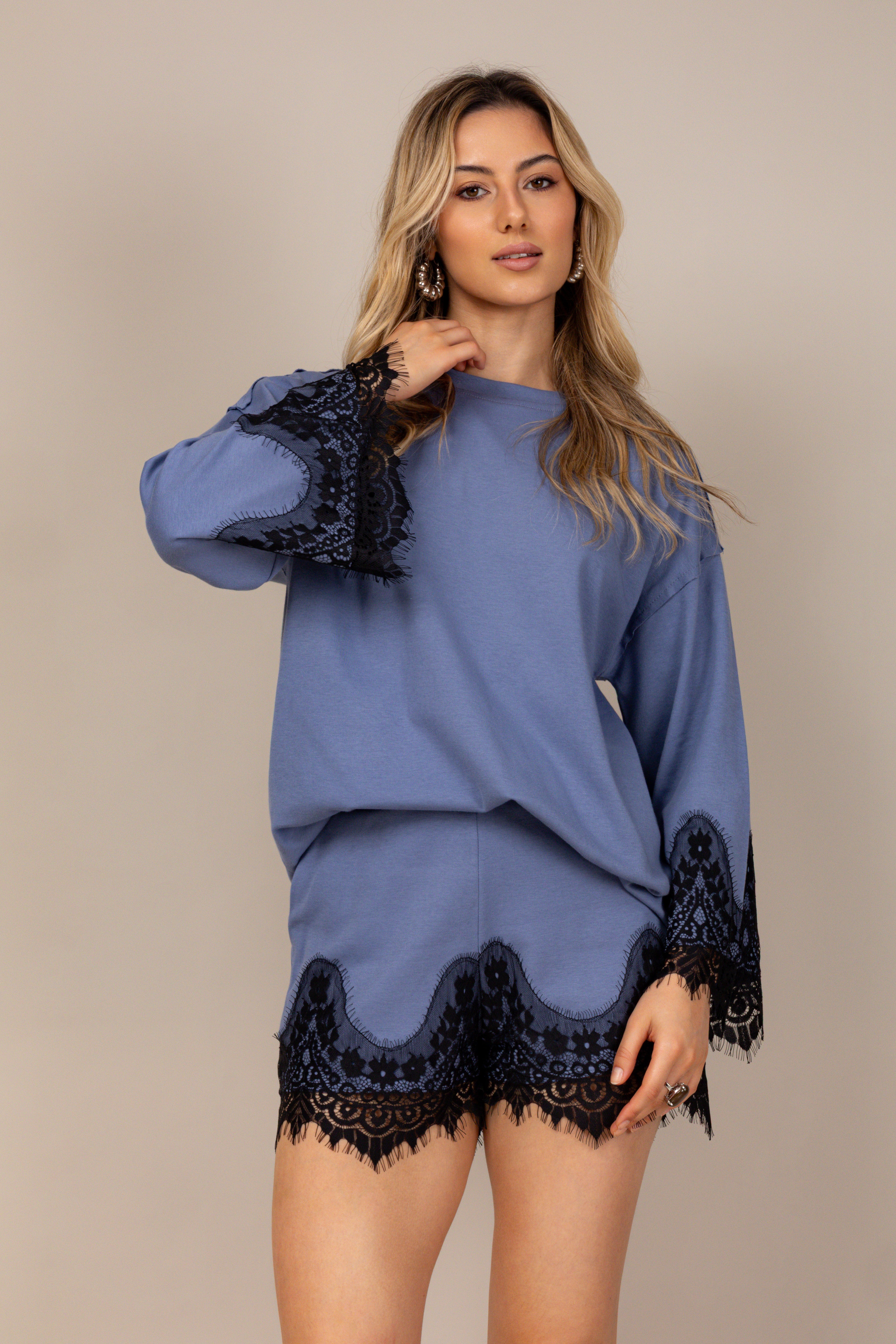 Conjunto de blusa e short em renda