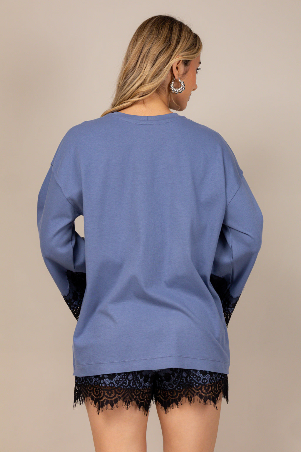 Conjunto de blusa e short em renda
