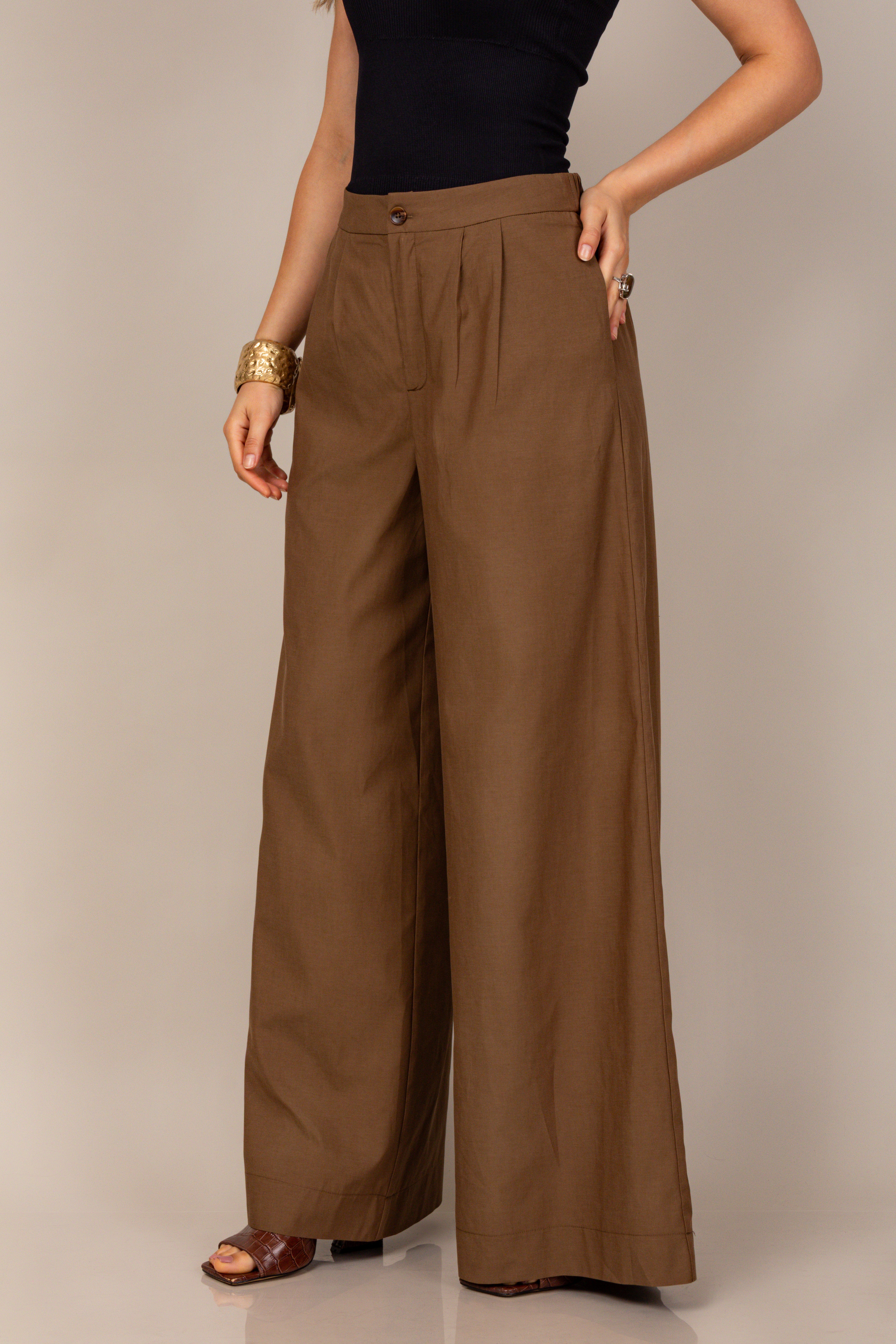 Calça pantalona com pregas