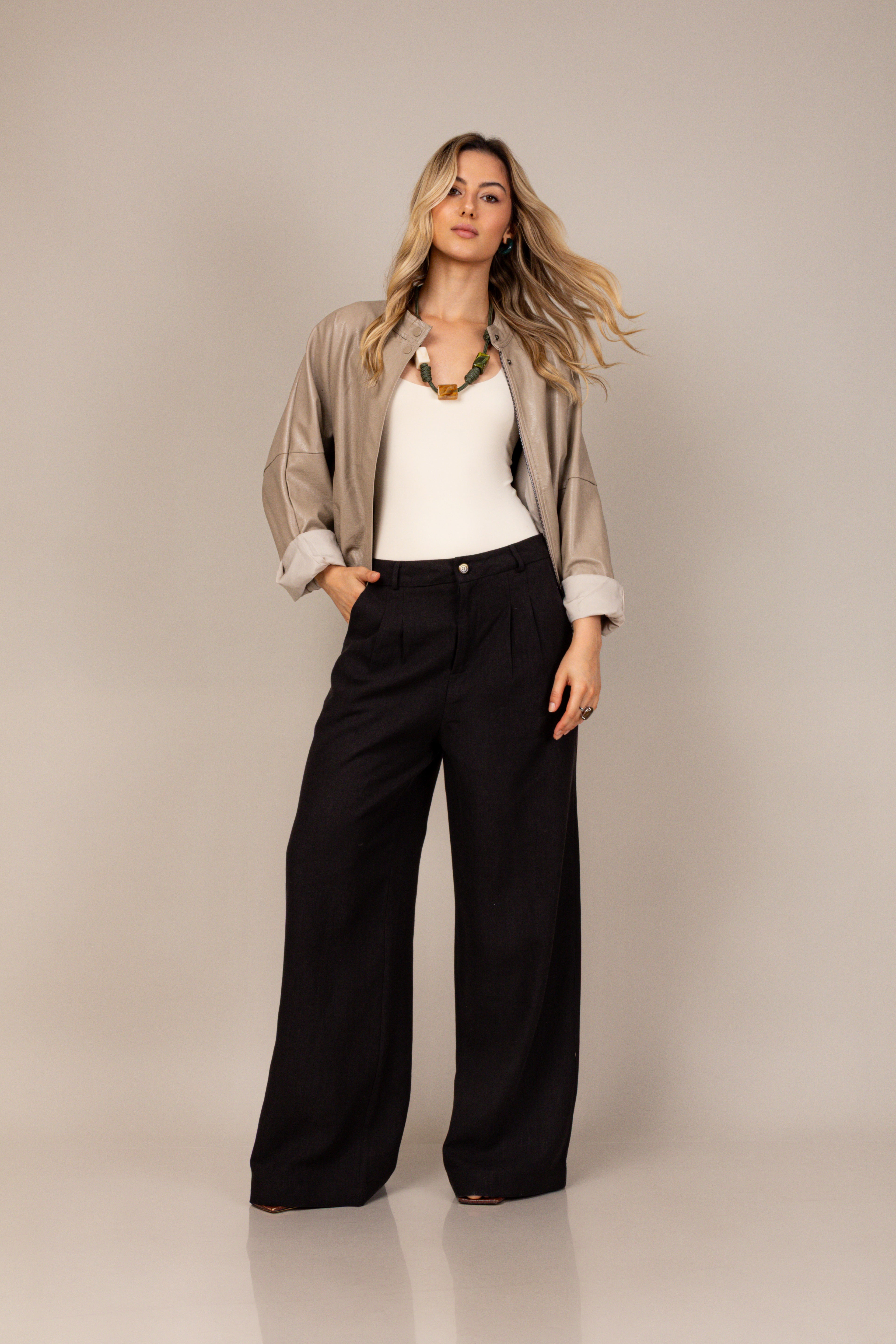 Calça pantalona de linho