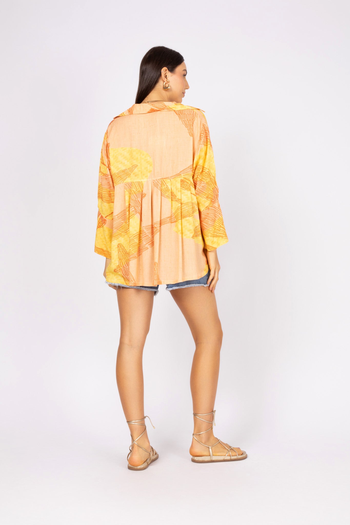 Camisa com estampa abstrata