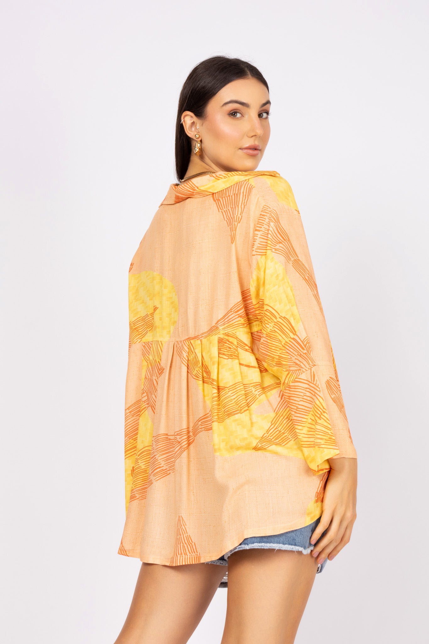 Camisa com estampa abstrata