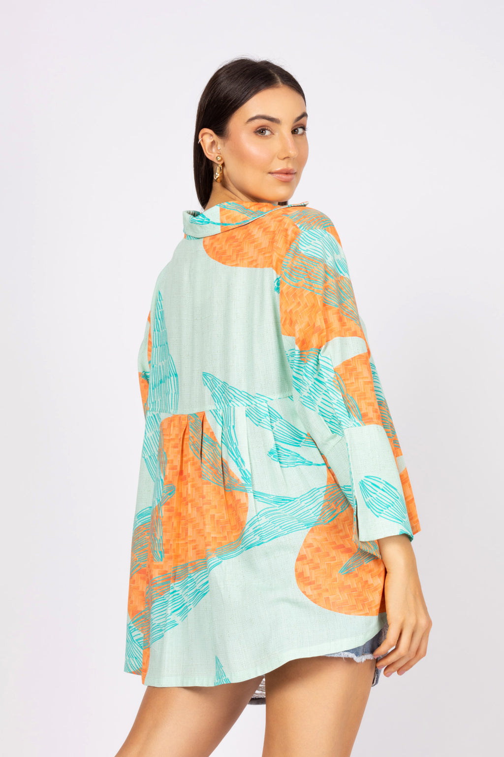 Camisa com estampa abstrata