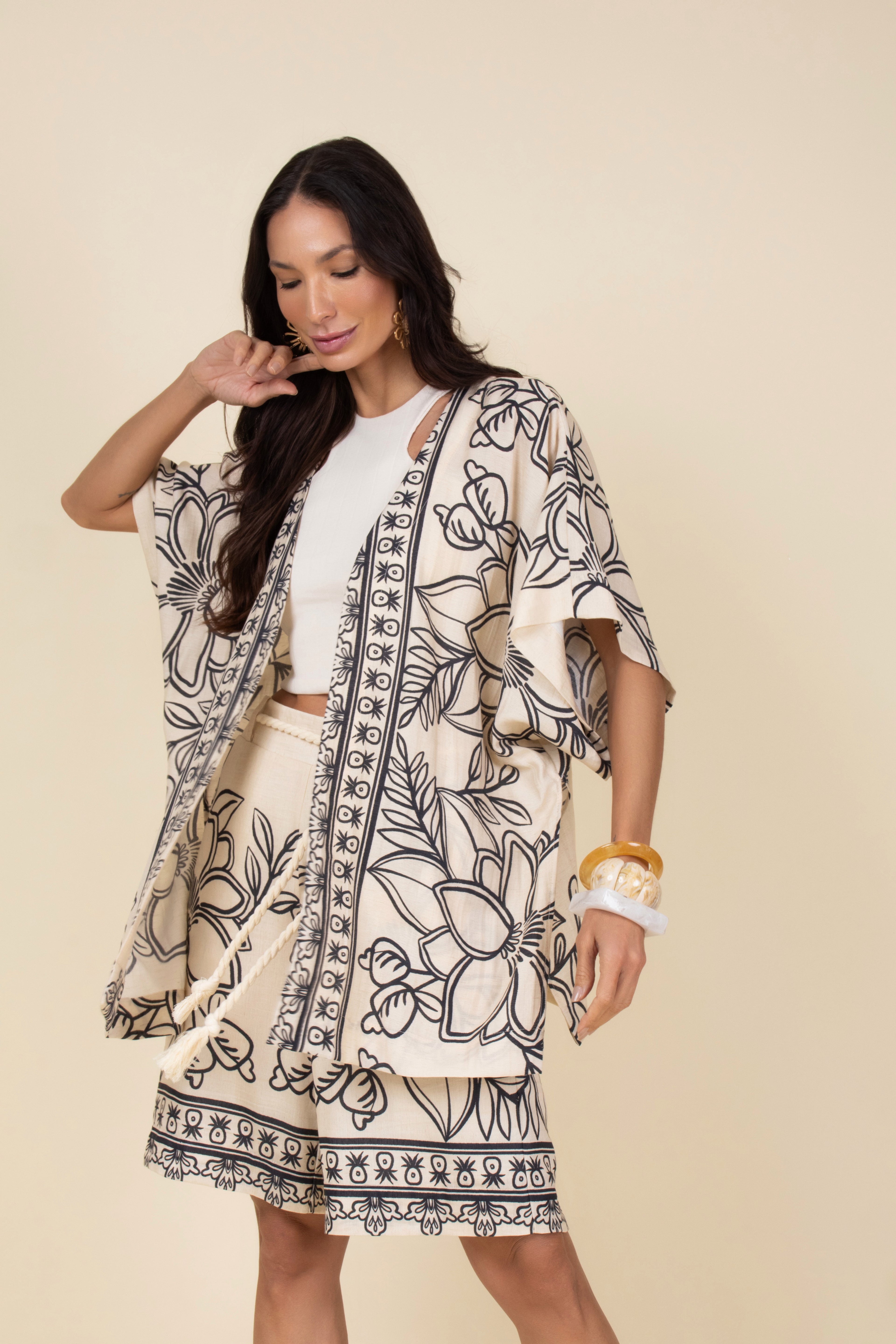 Conjunto kimono short floral grafite